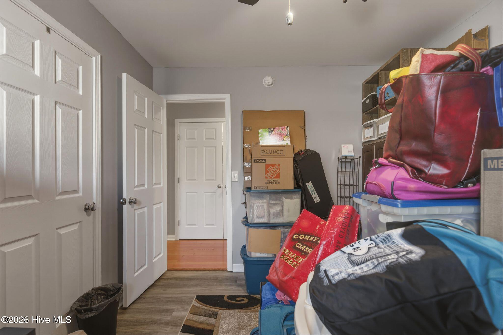 100562686 | Photo 29