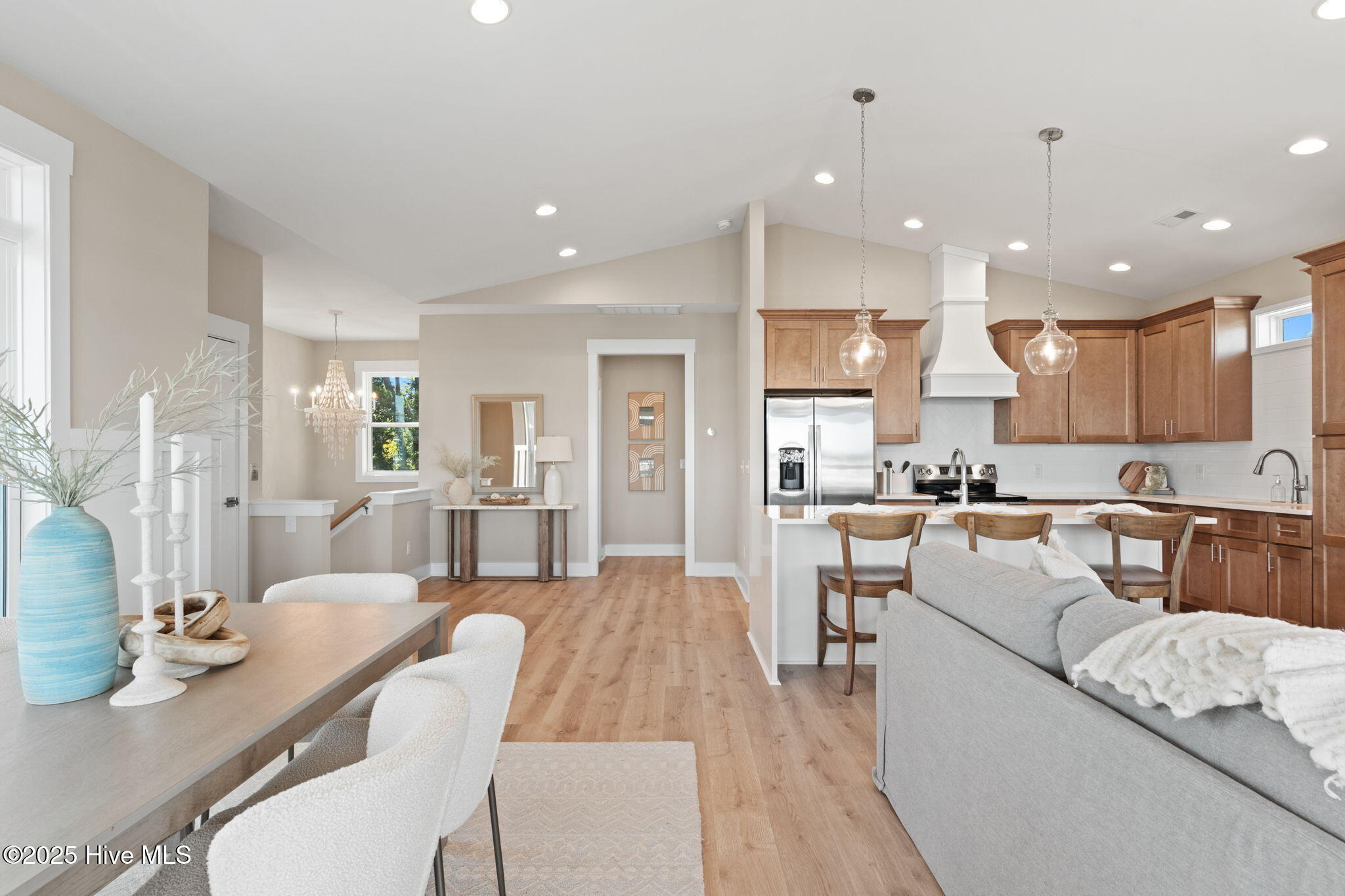 100485023 | Photo 22