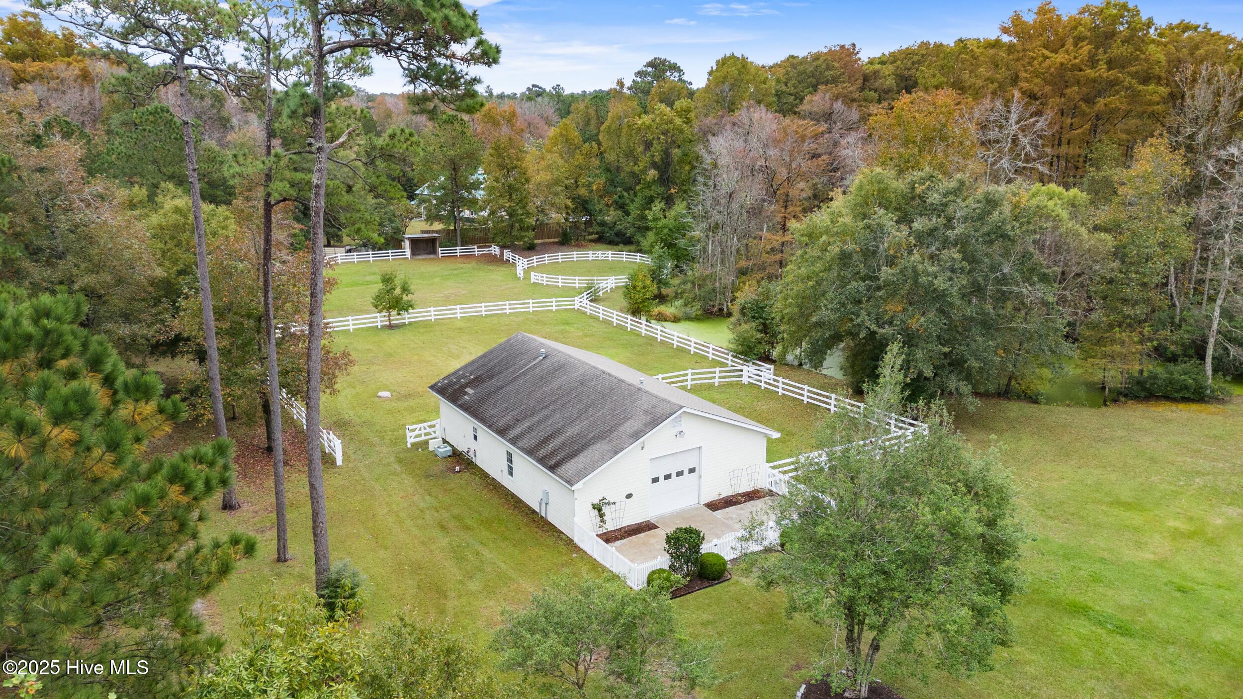 100538720 | Photo 94