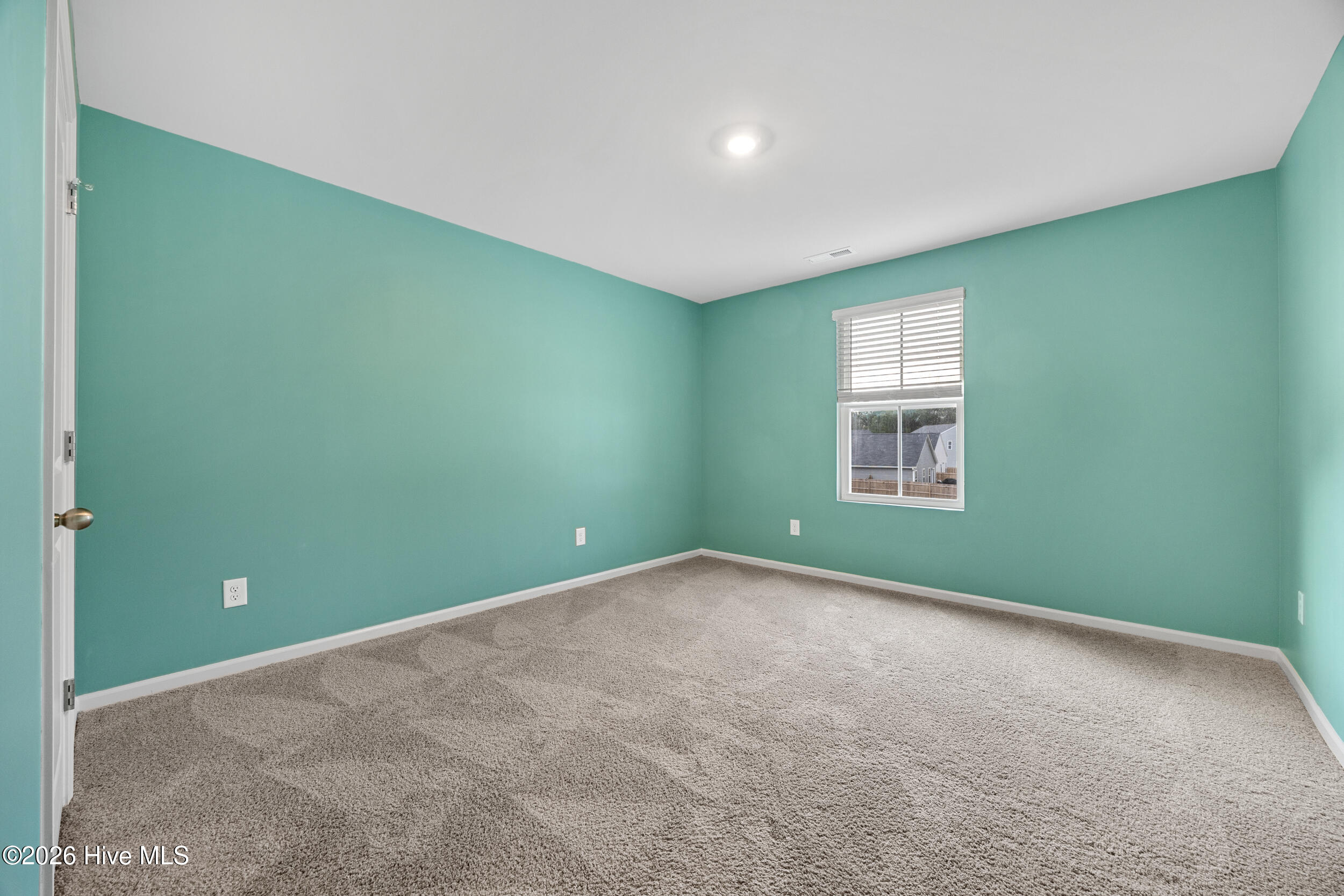 100561972 | Photo 26