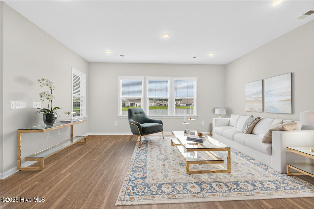 100522416 | Photo 10