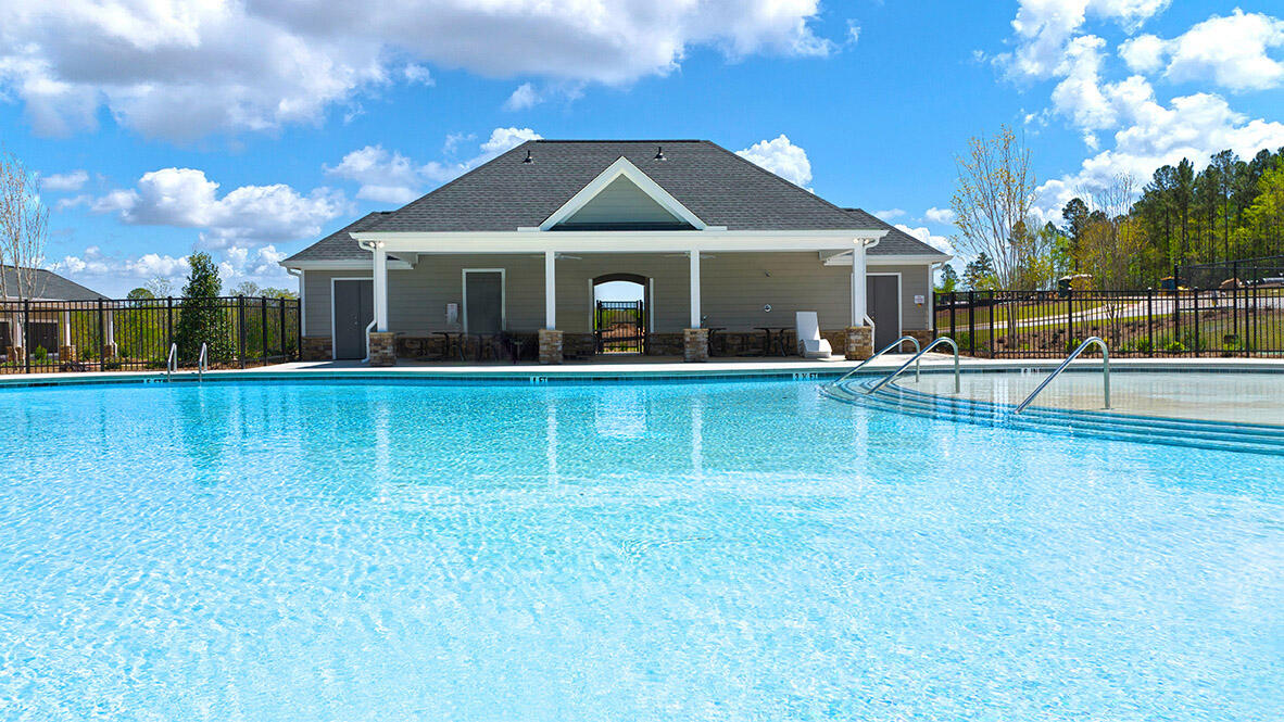 Resort like Swimming Pool