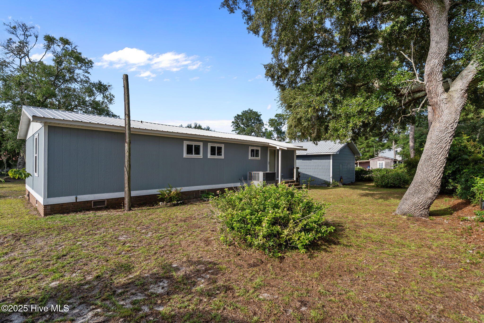 100528032 | Photo 35