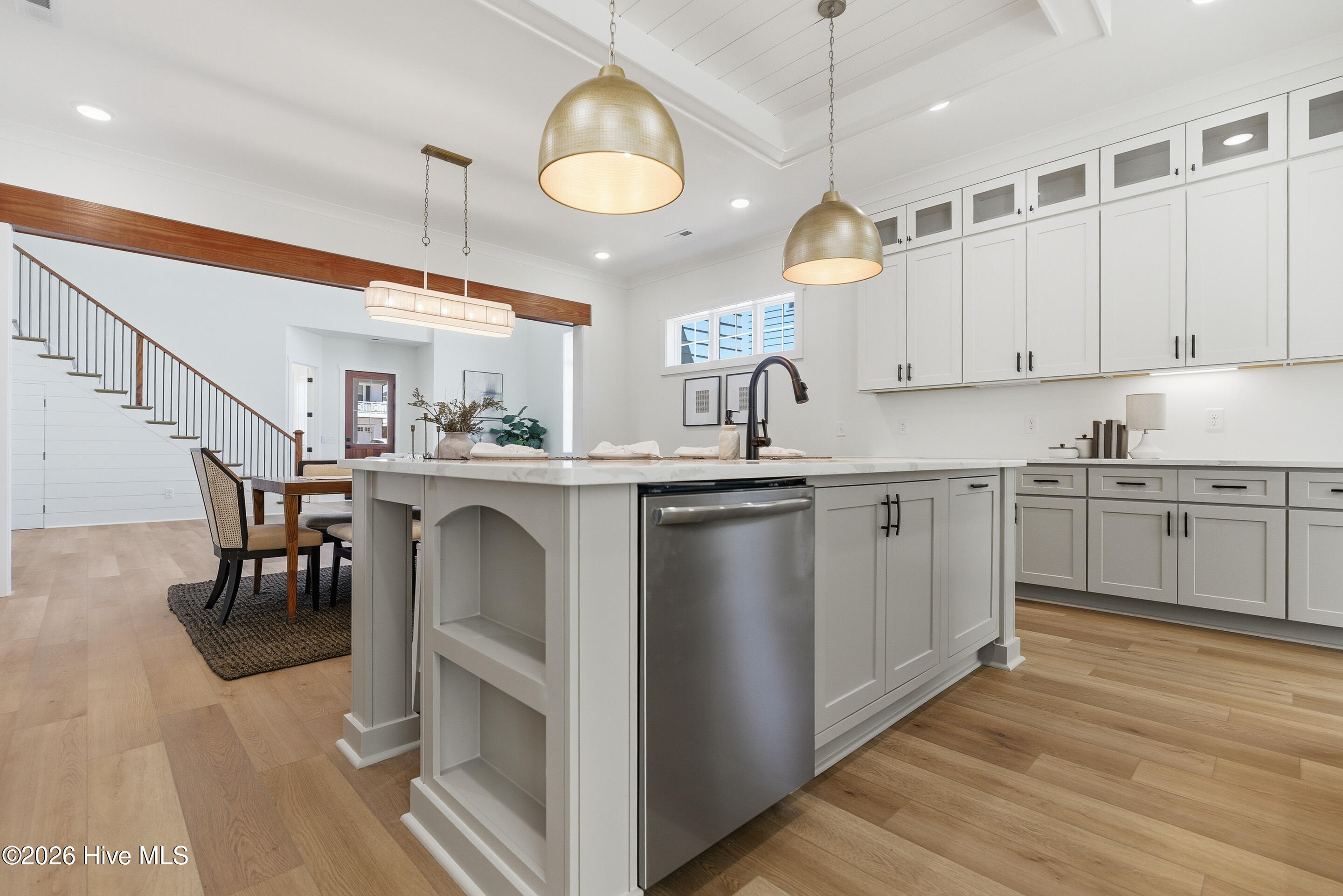 100564913 | Photo 24