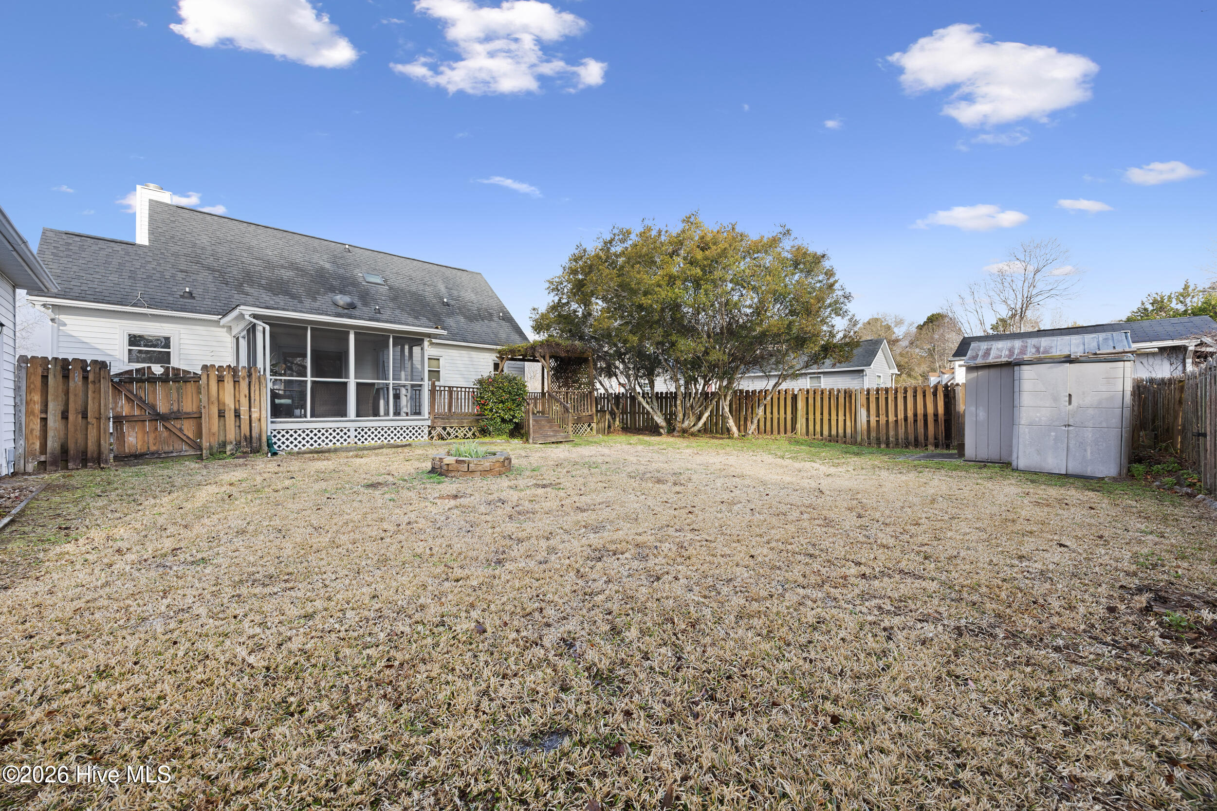 100547989 | Photo 40