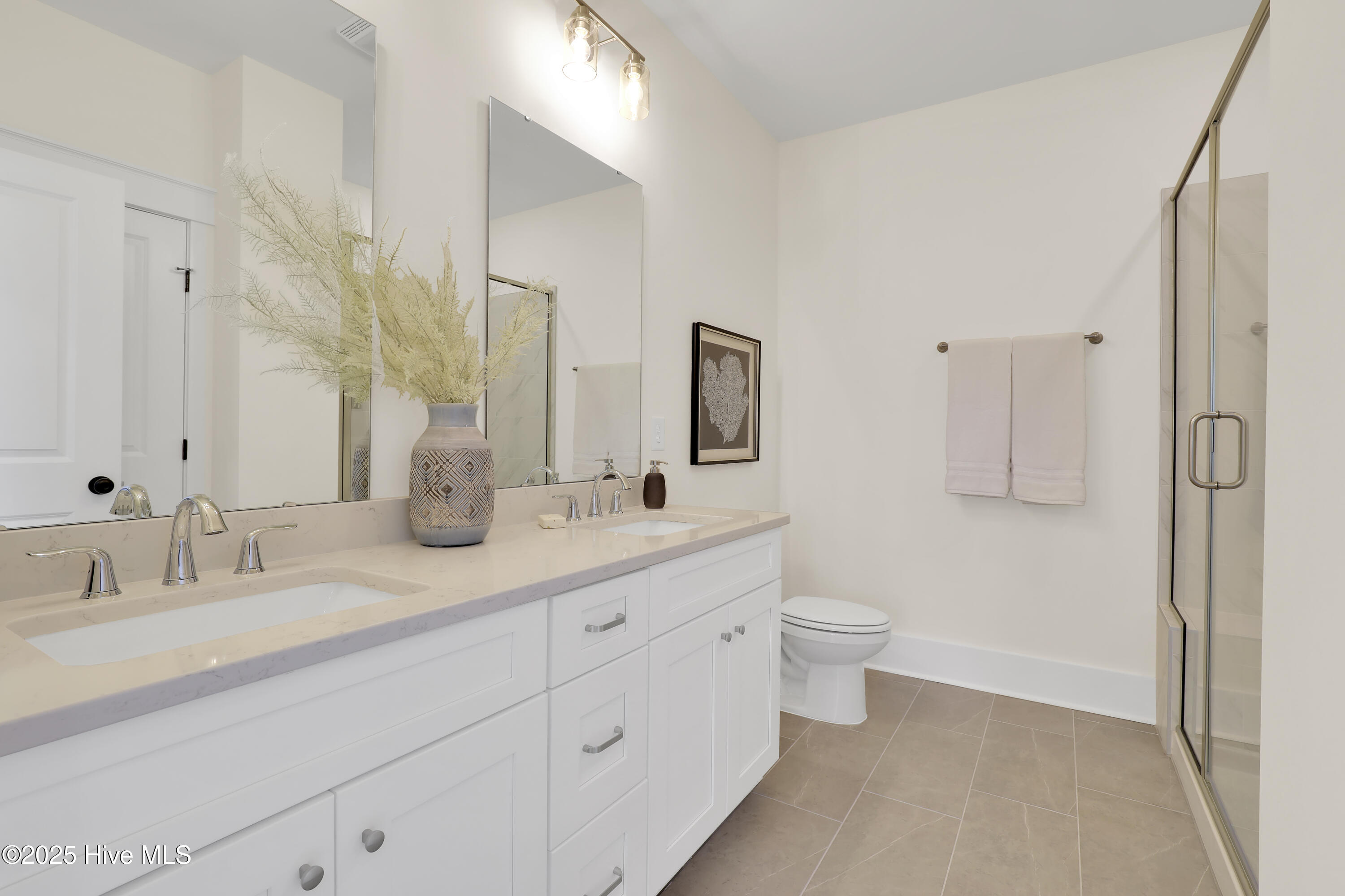 100525634 | Photo 23