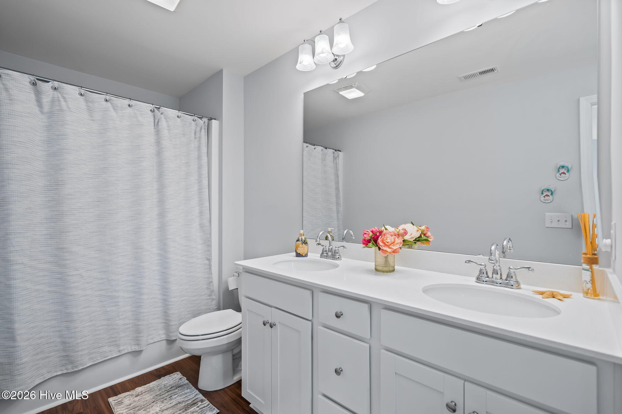 100562246 | Photo 33