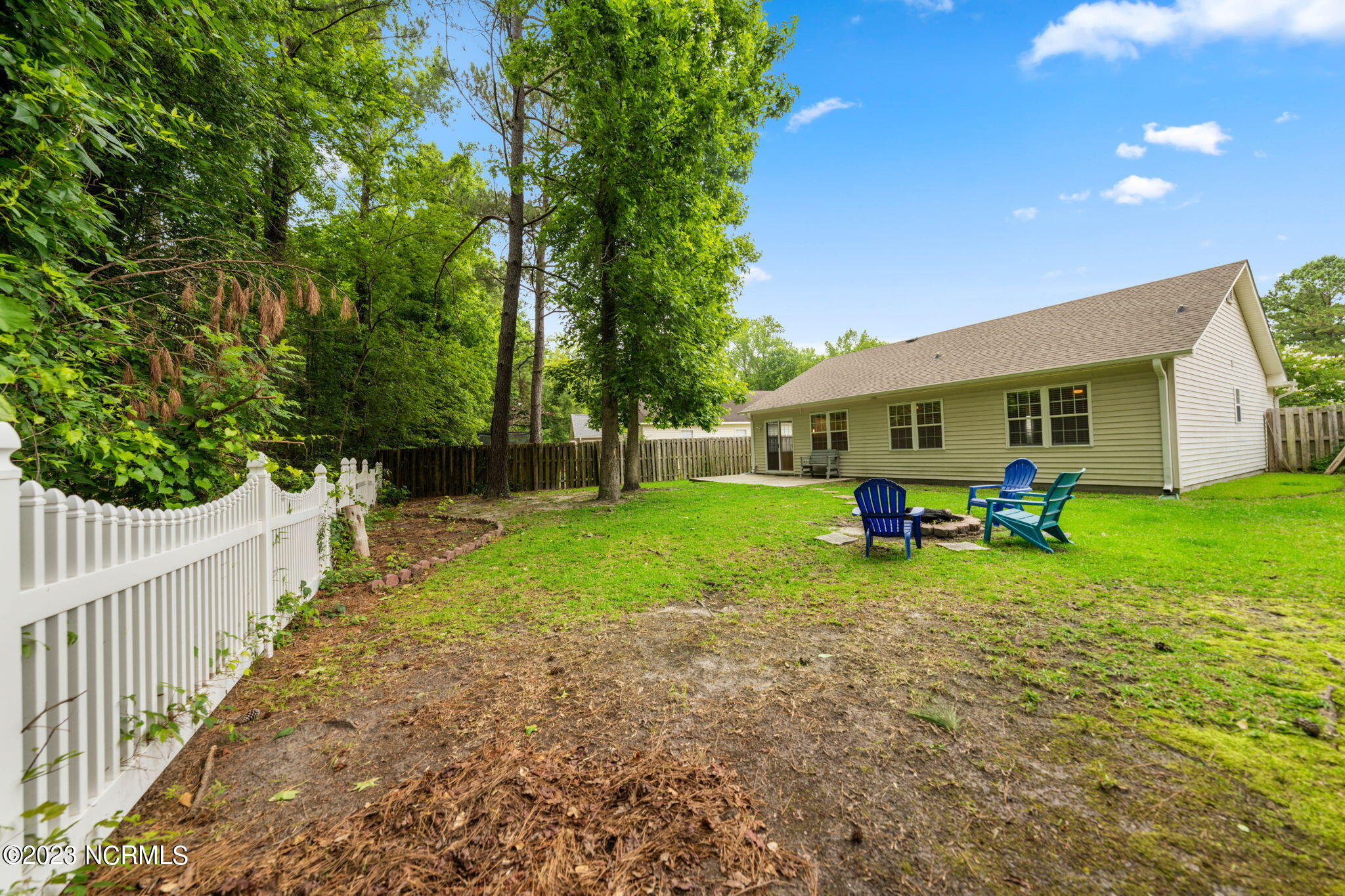 100569338 | Photo 23