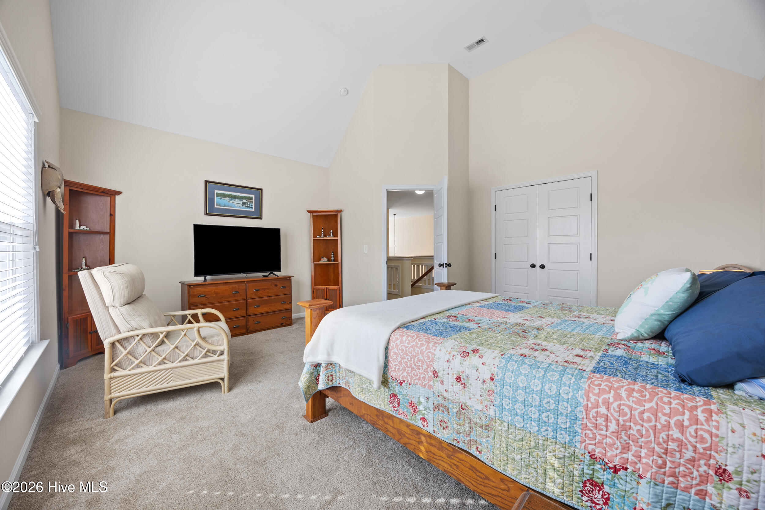 100549248 | Photo 38