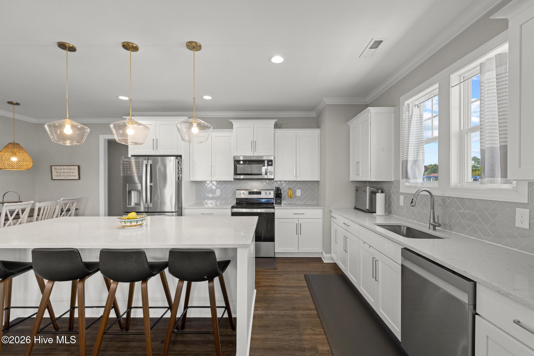 100557095 | Photo 12