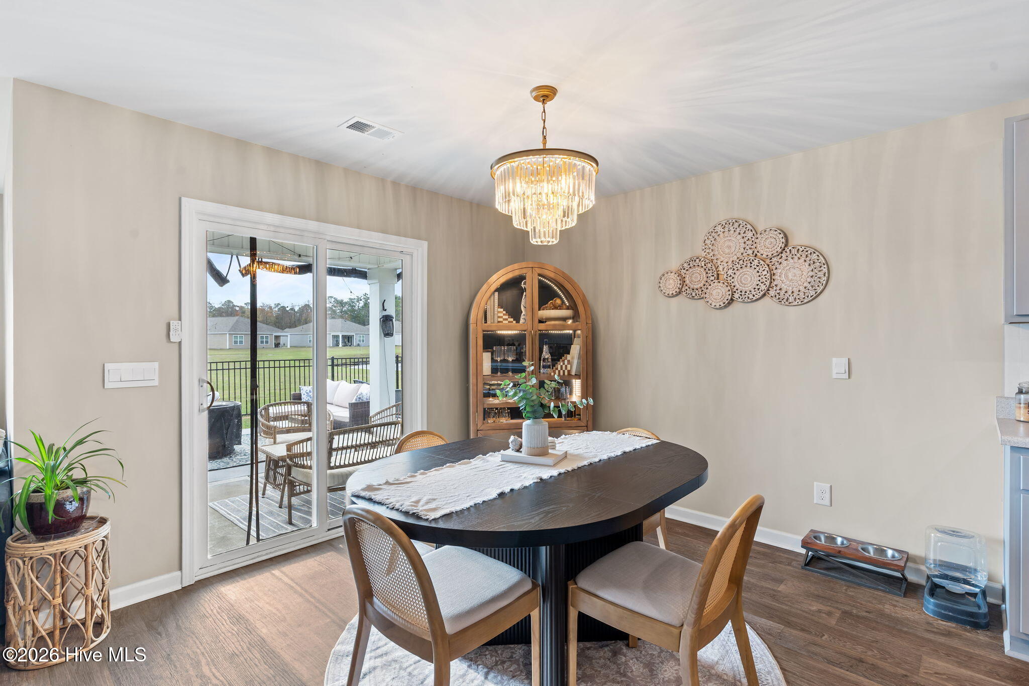 100558929 | Photo 19