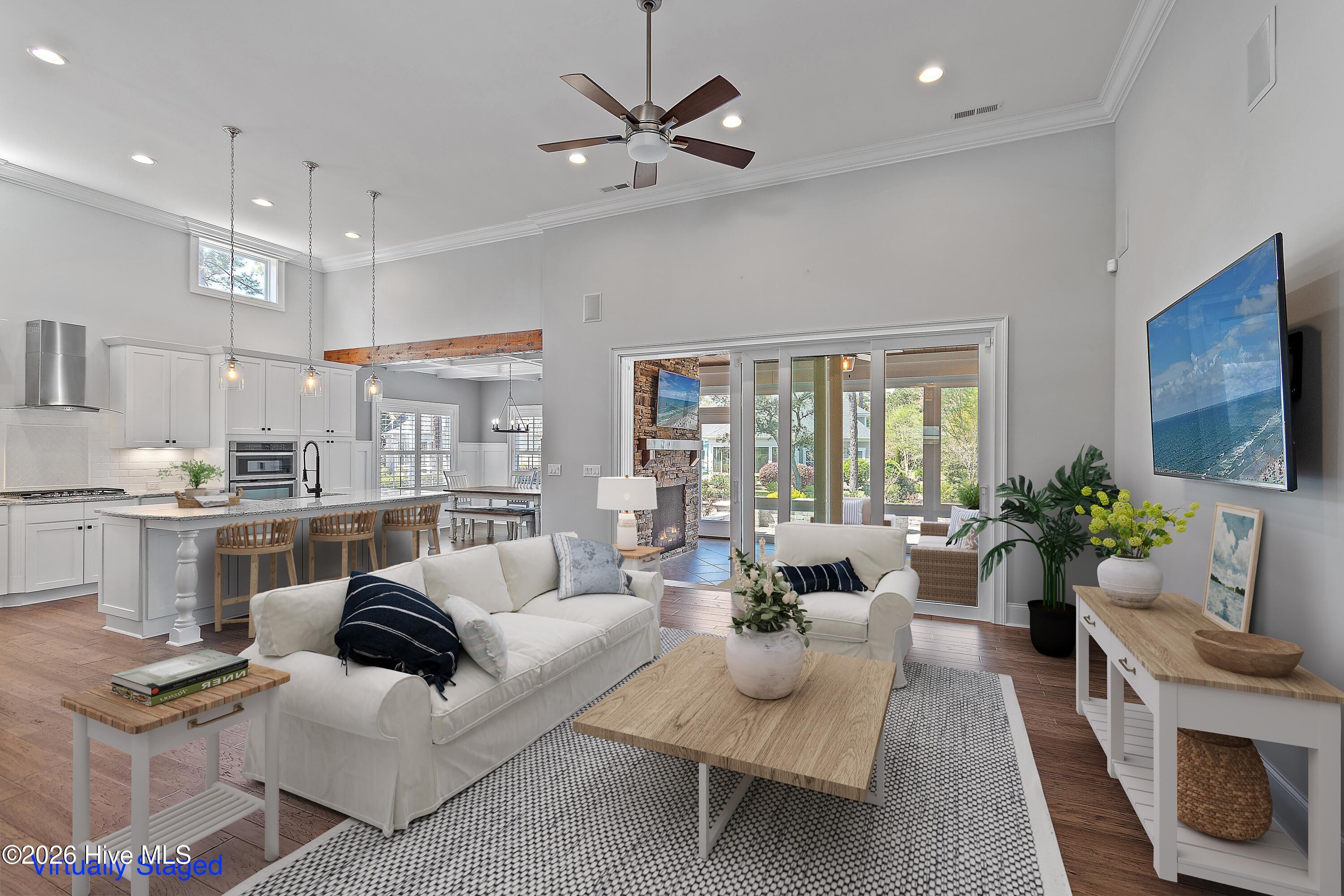 100564386 | Photo 13