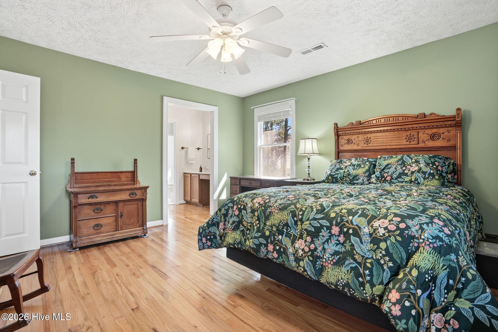 100556511 | Photo 34