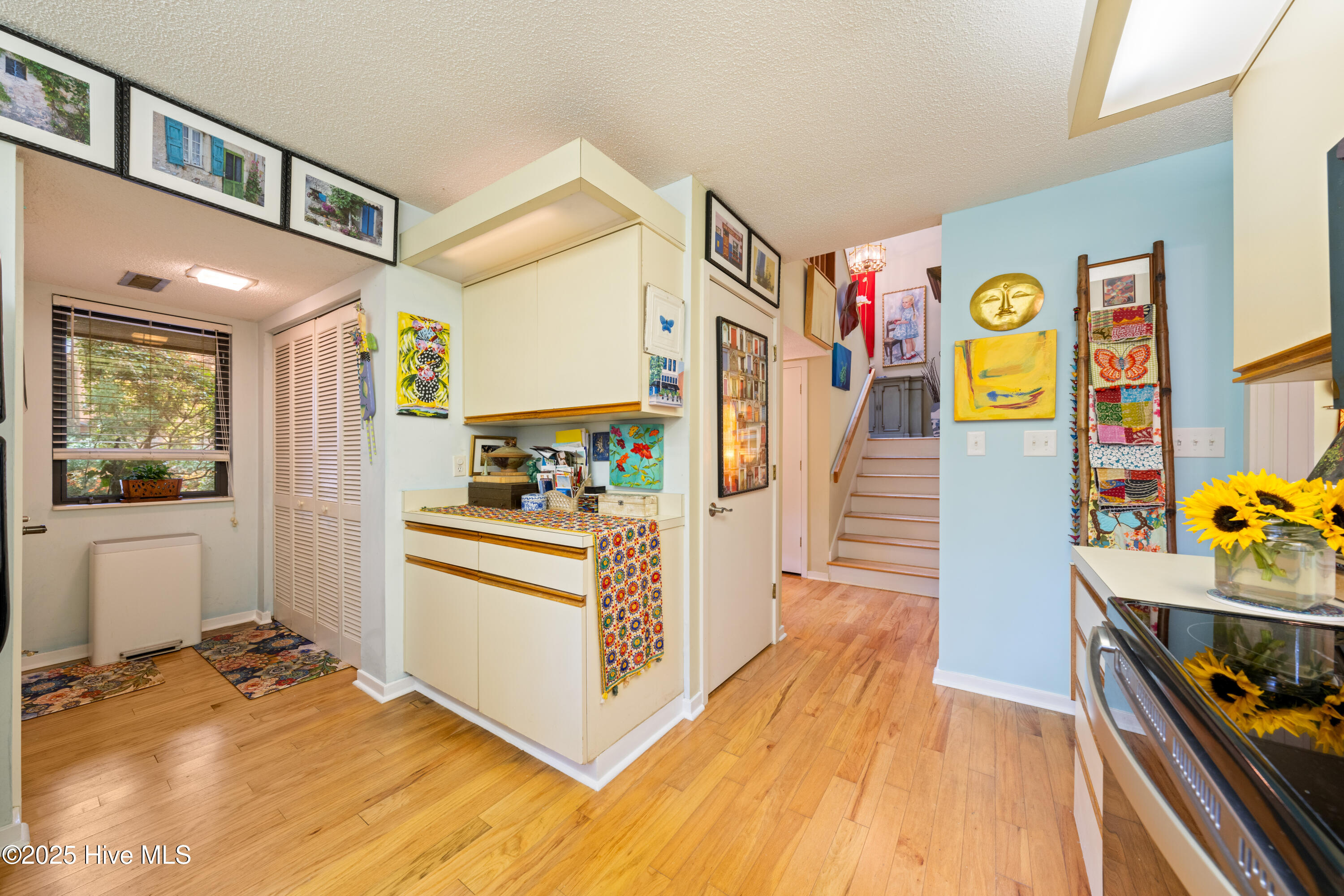 100543776 | Photo 21