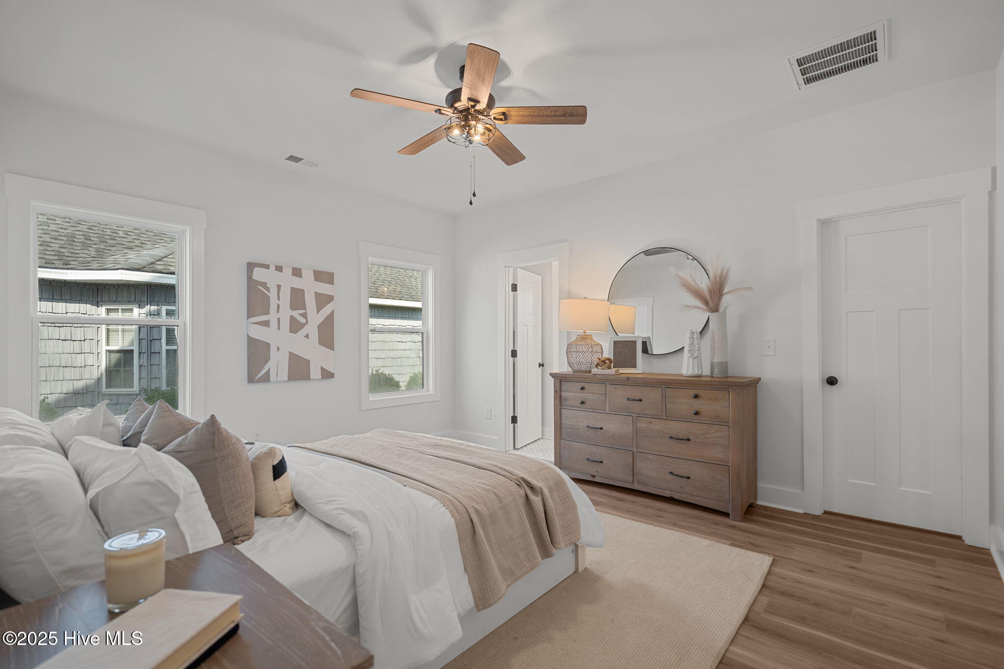 100531709 | Photo 12