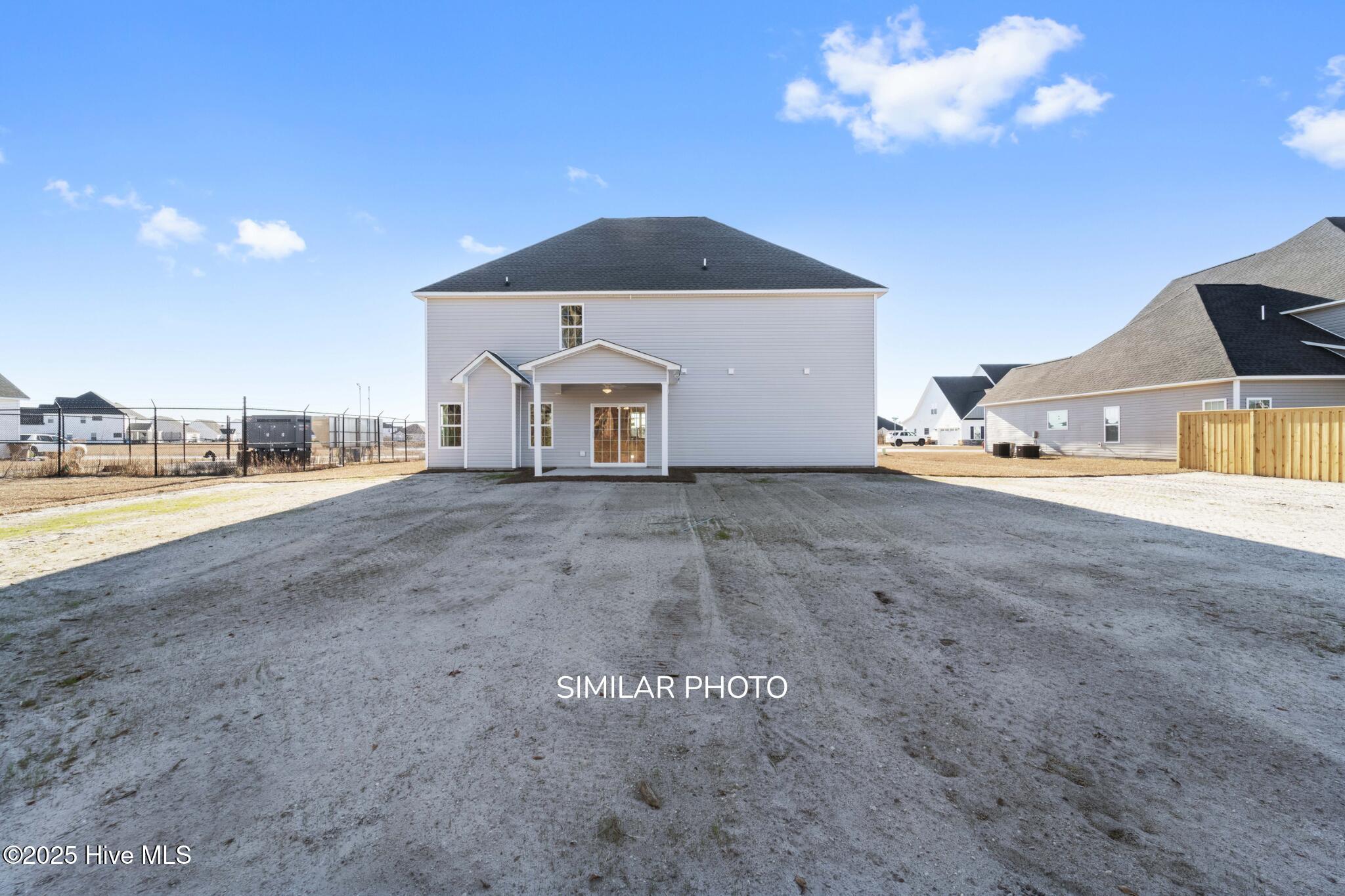 100543832 | Photo 40