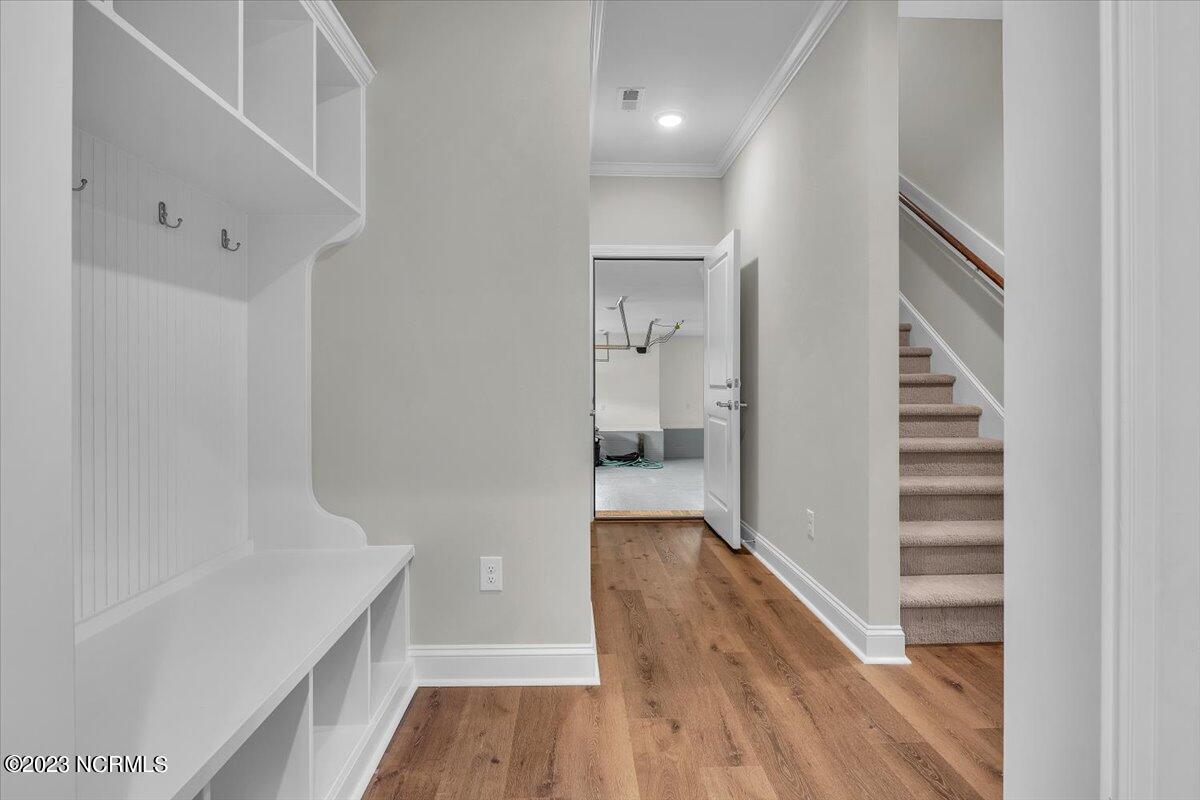 100524155 | Photo 98