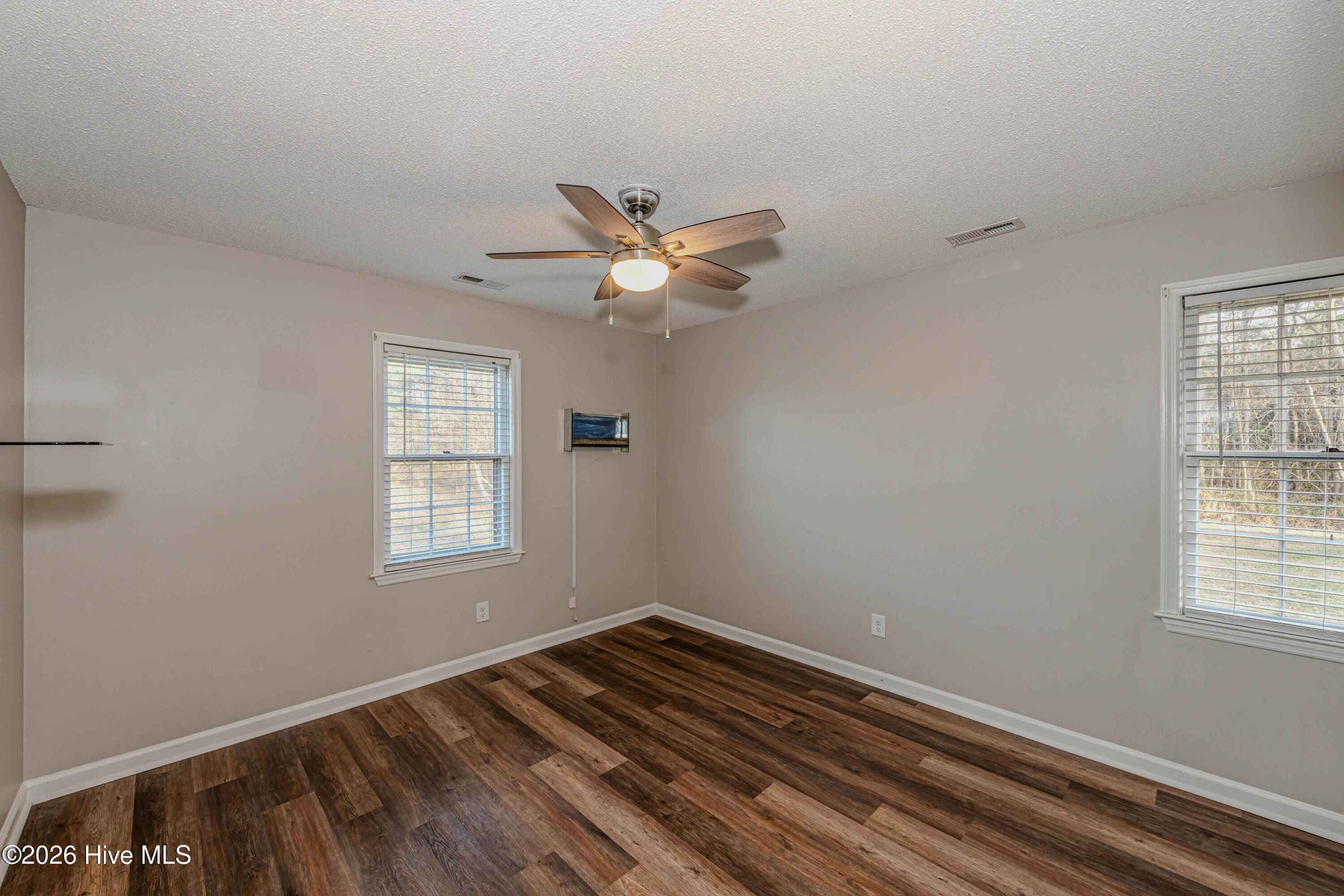 100549124 | Photo 27