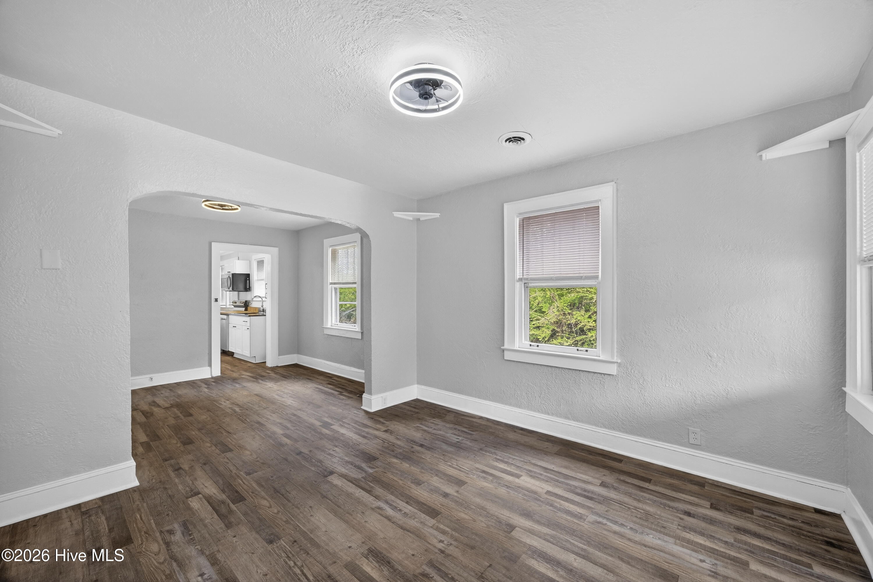 100564526 | Photo 14