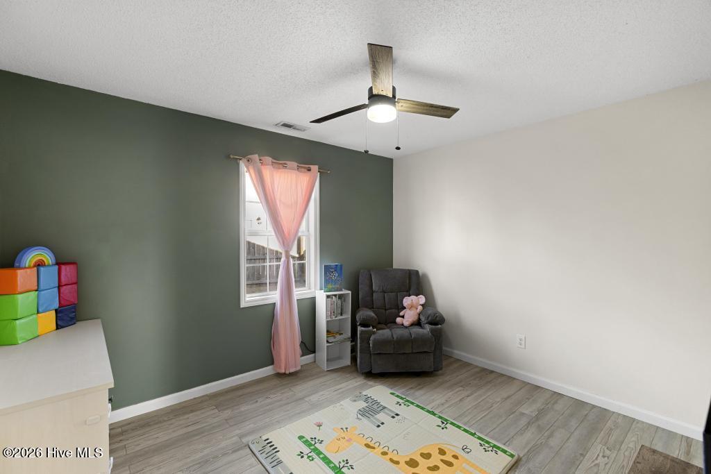 100553305 | Photo 24