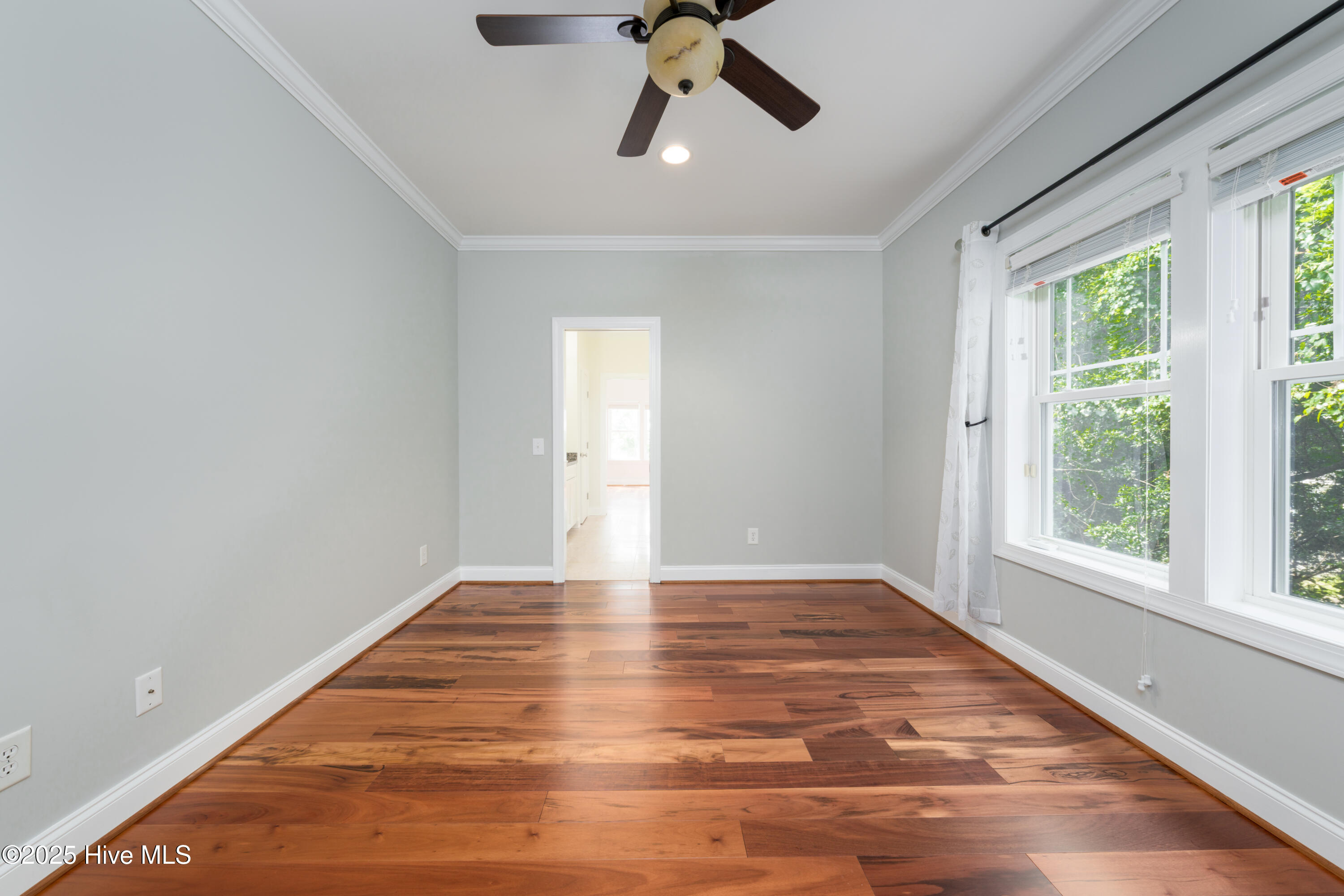 100510082 | Photo 38