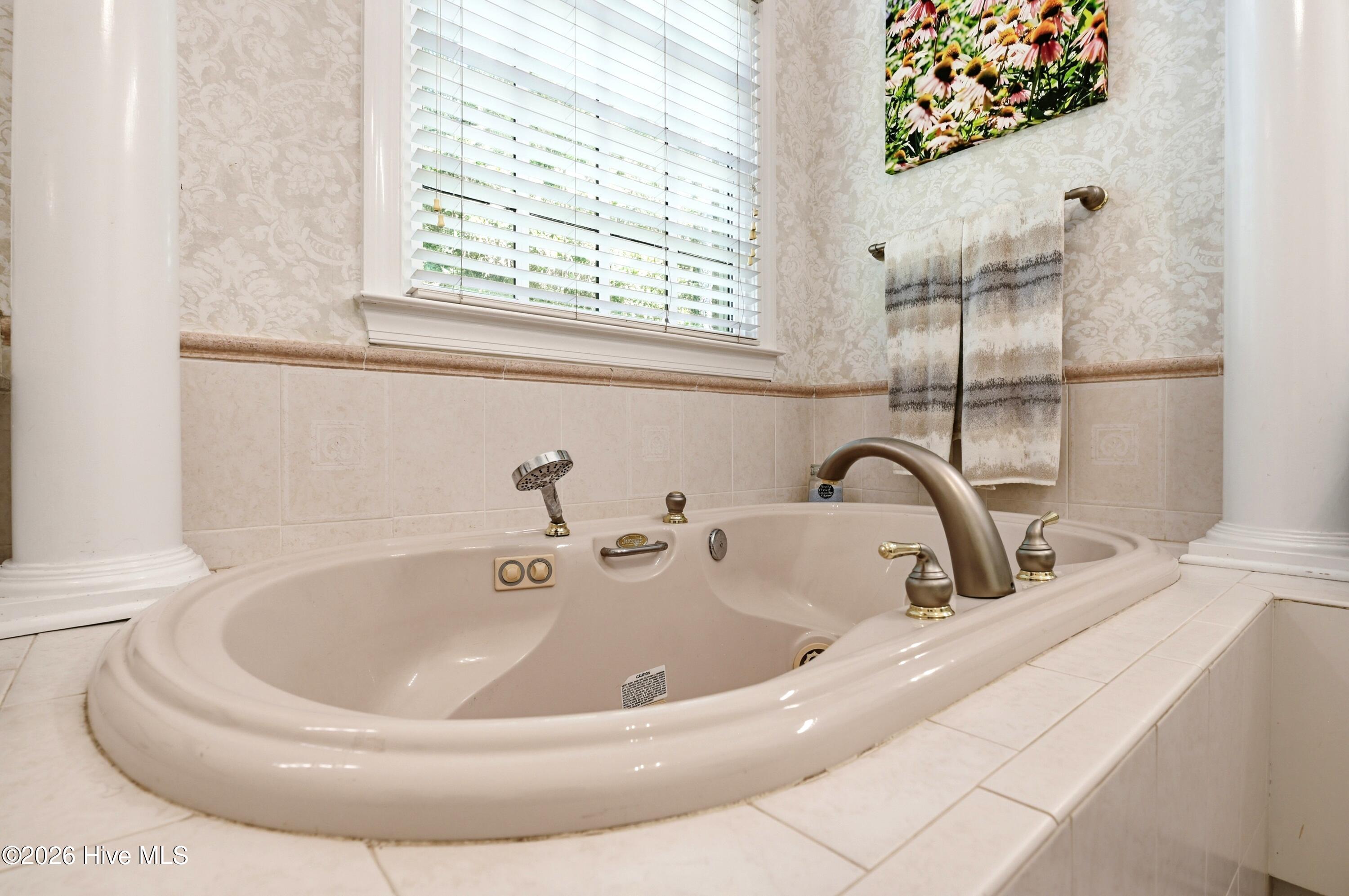 100567999 | Photo 25