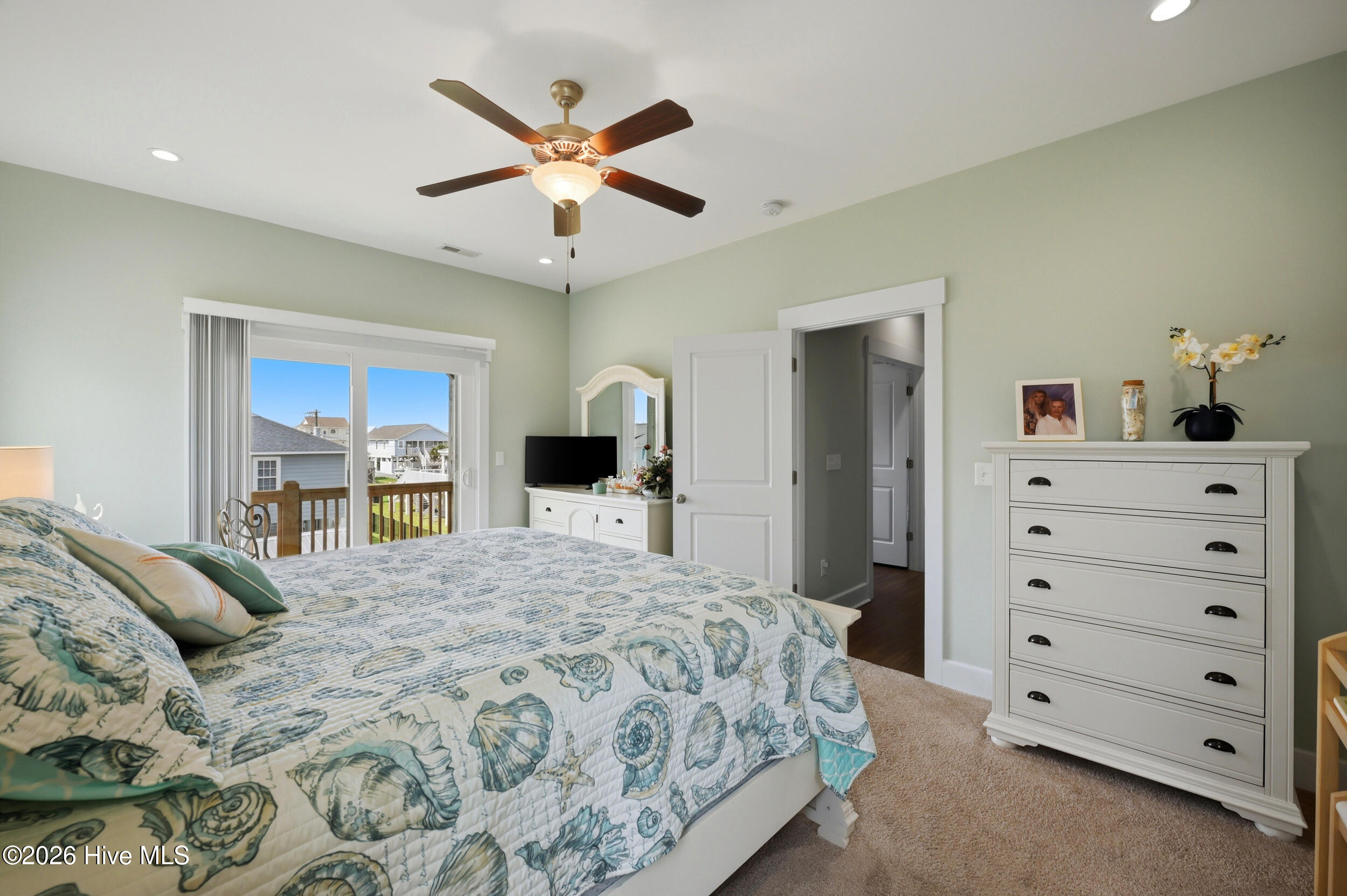 100566113 | Photo 20