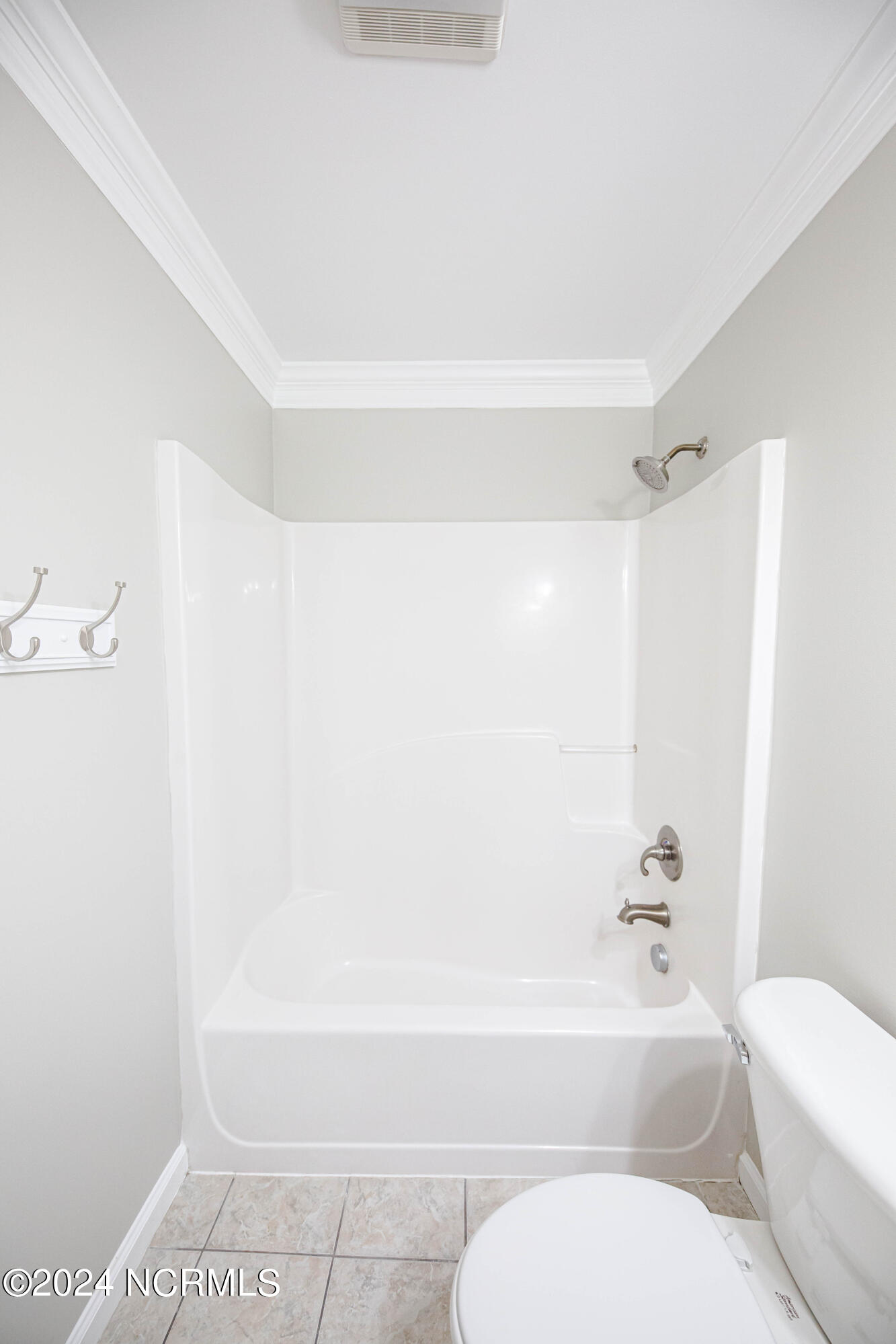 100566053 | Photo 42