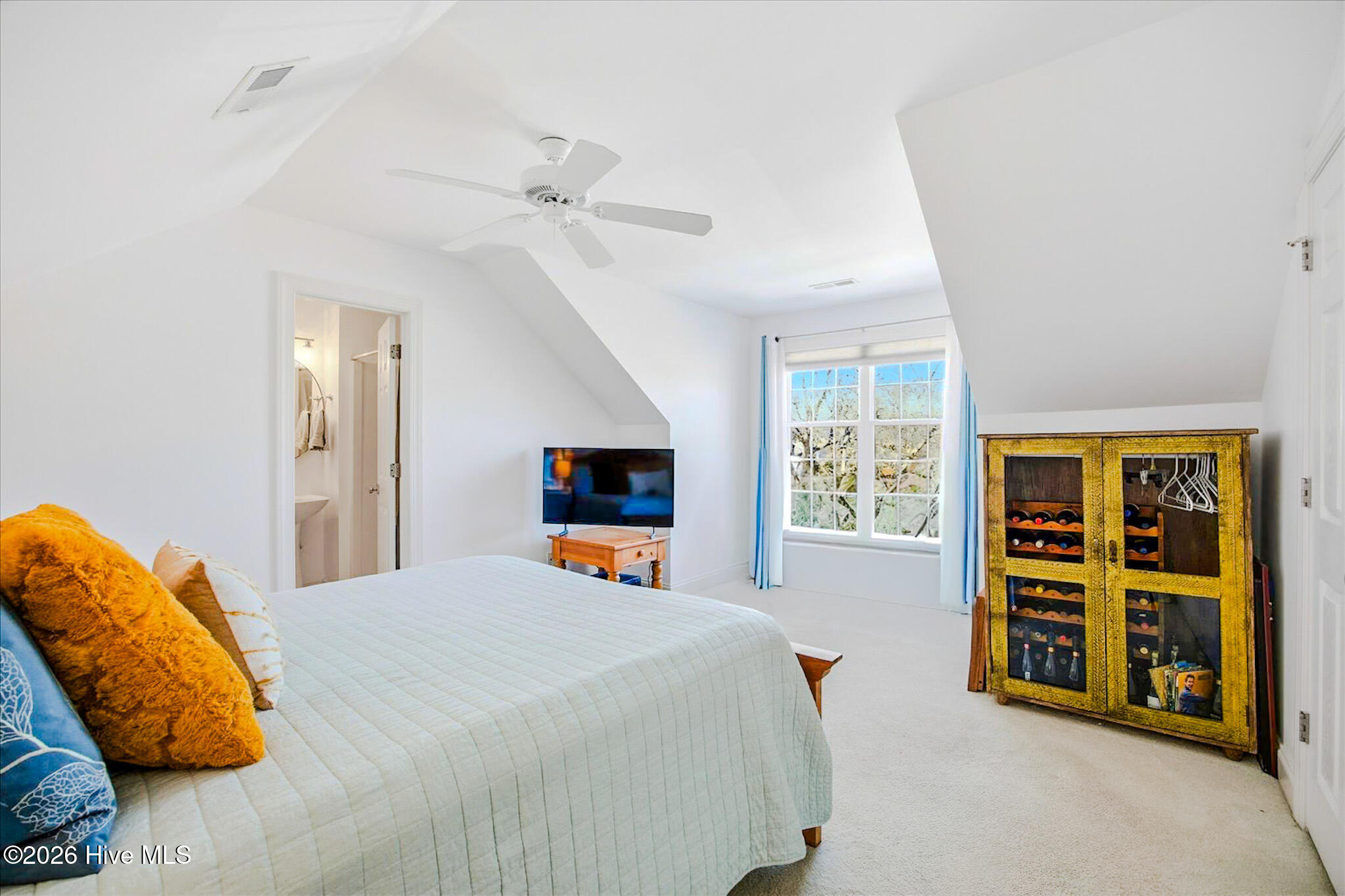 100554989 | Photo 31