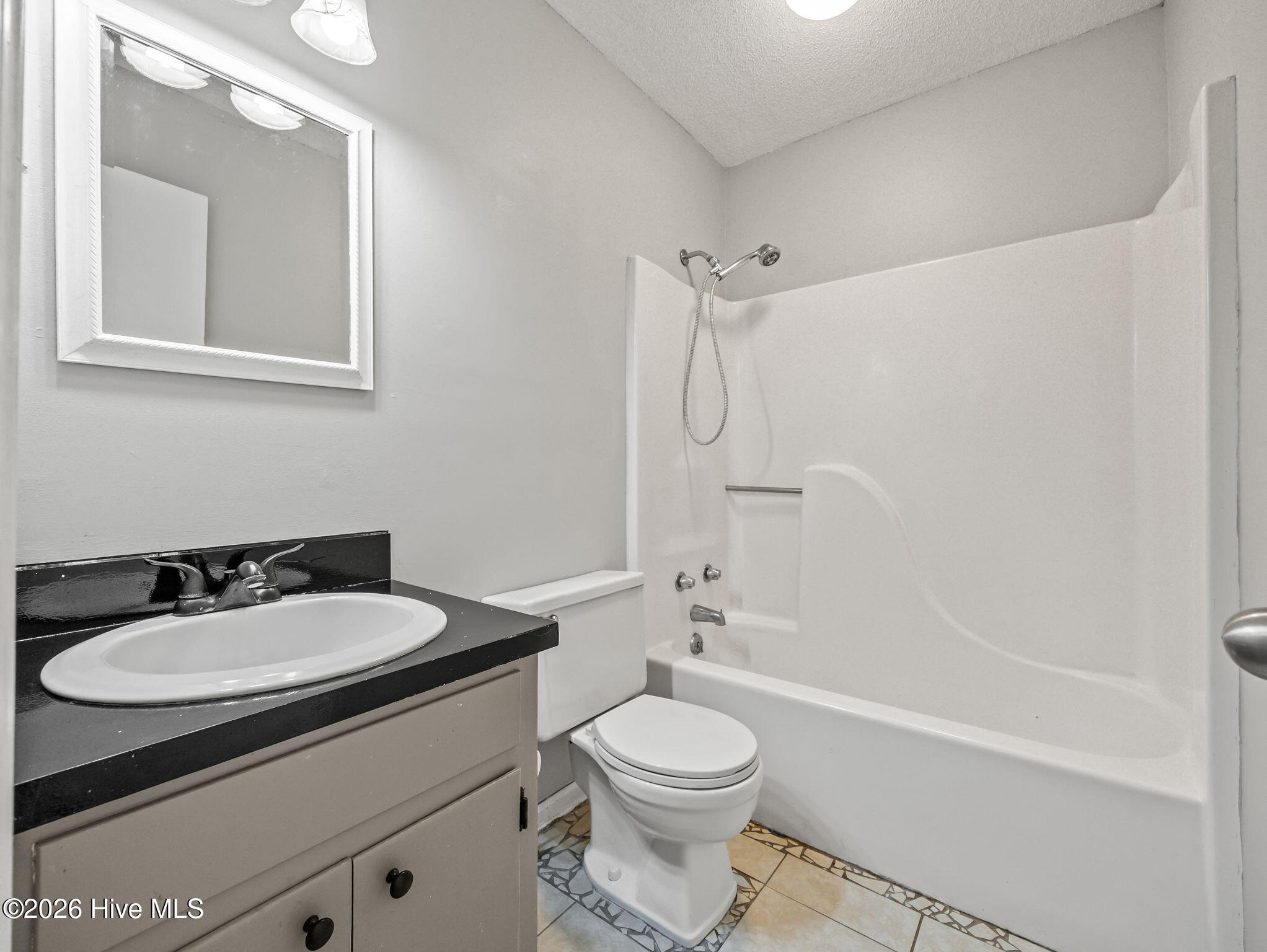 100560732 | Photo 11