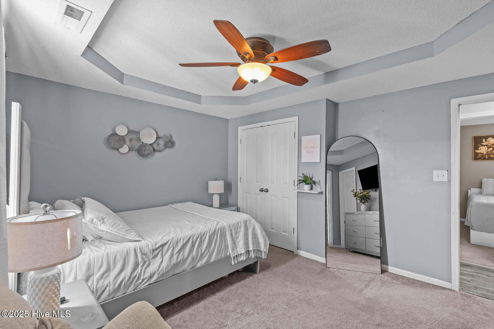 100515943 | Photo 24