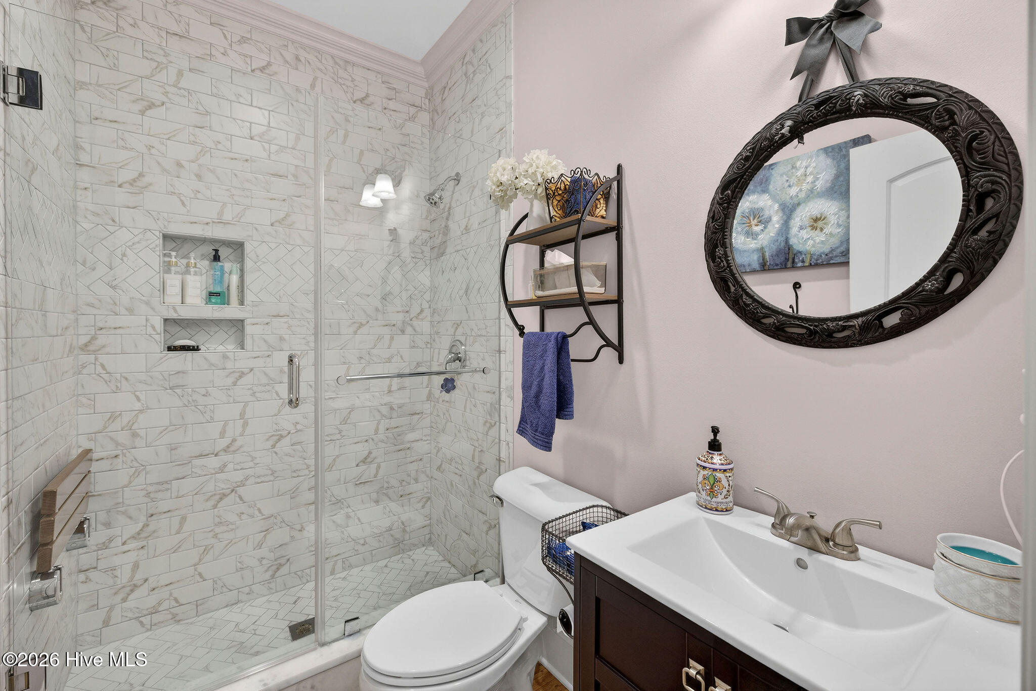 100547469 | Photo 33