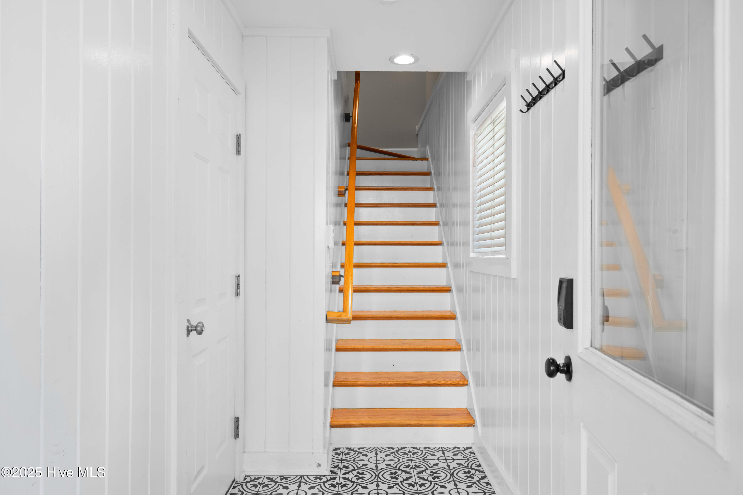 100541369 | Photo 10