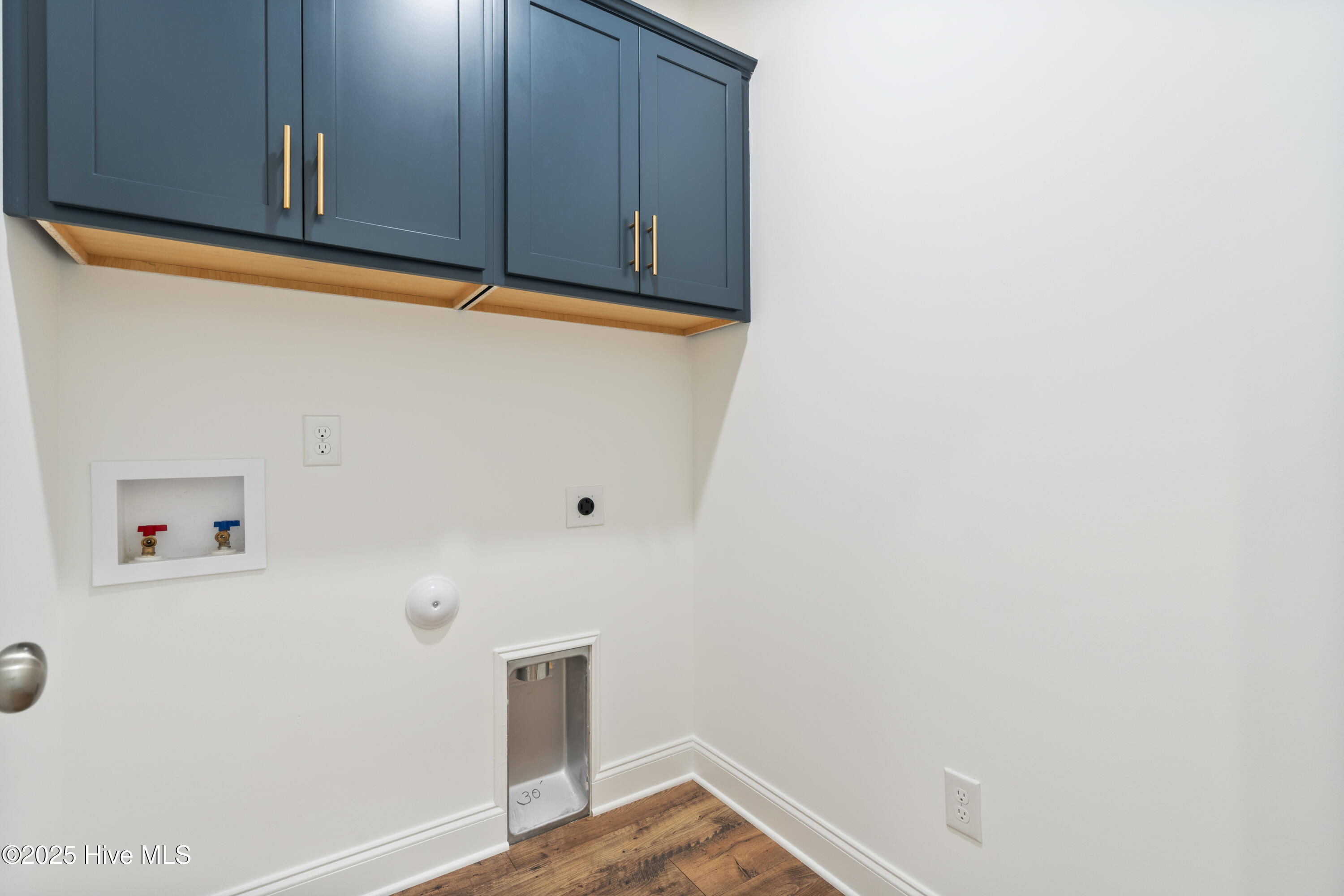 100515288 | Photo 28