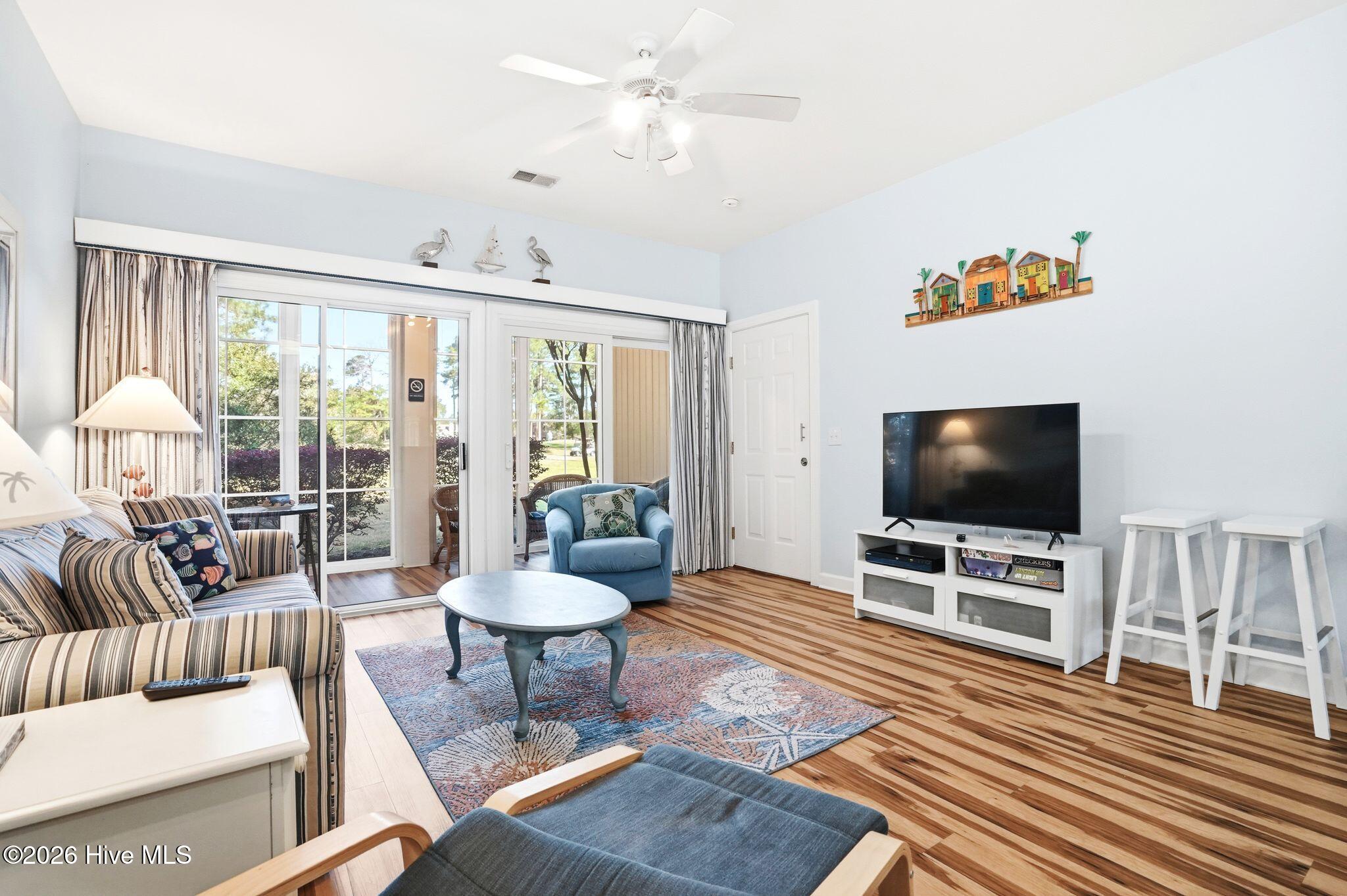 100565288 | Photo 18