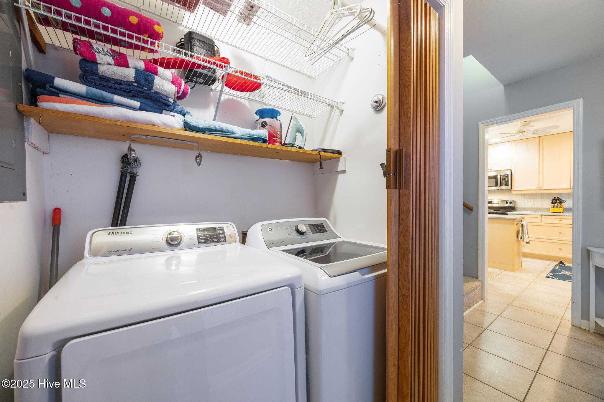 100567409 | Photo 47