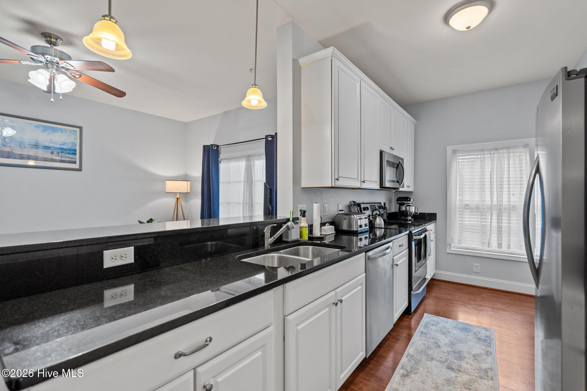 100558292 | Photo 21