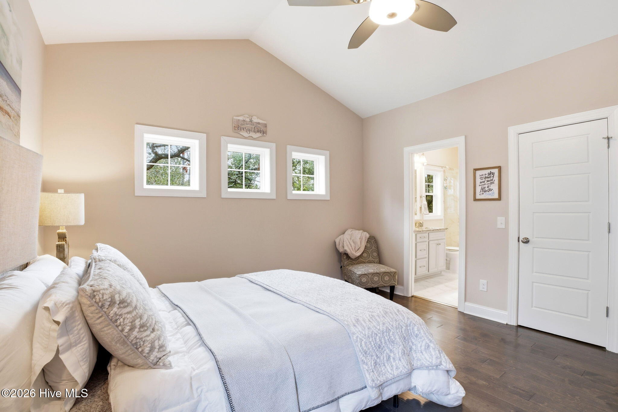 100554036 | Photo 15