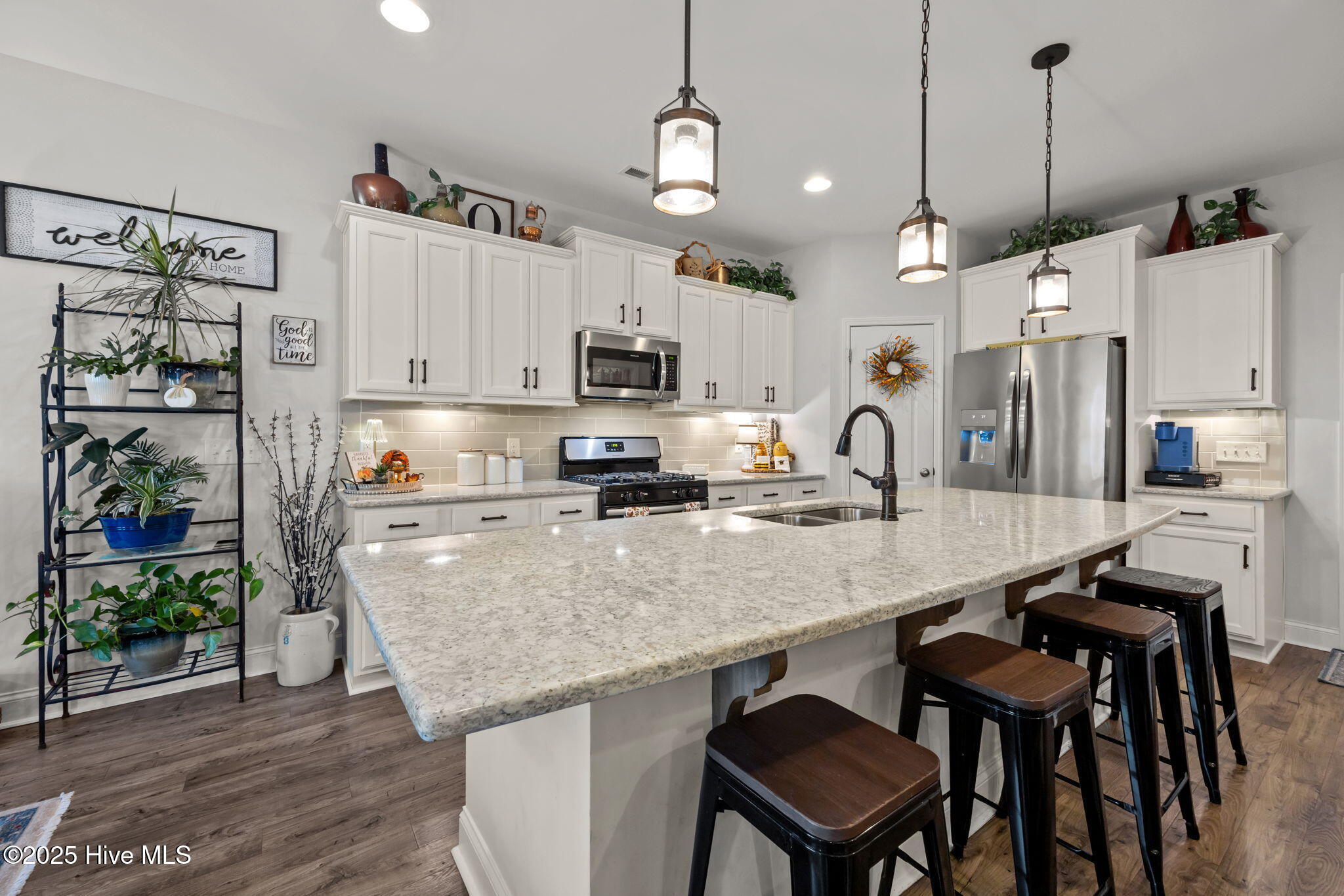 100544271 | Photo 36