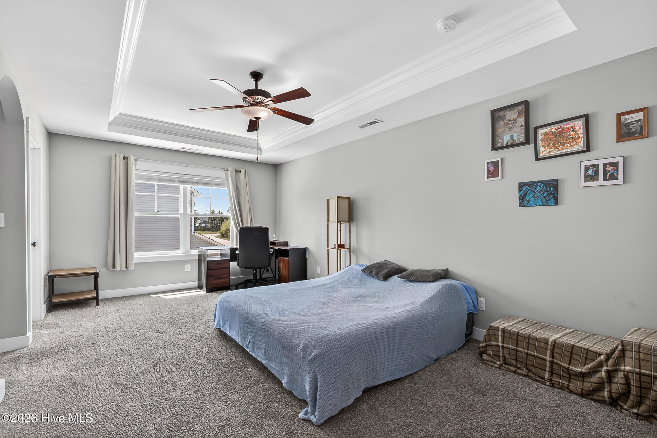 100569243 | Photo 18