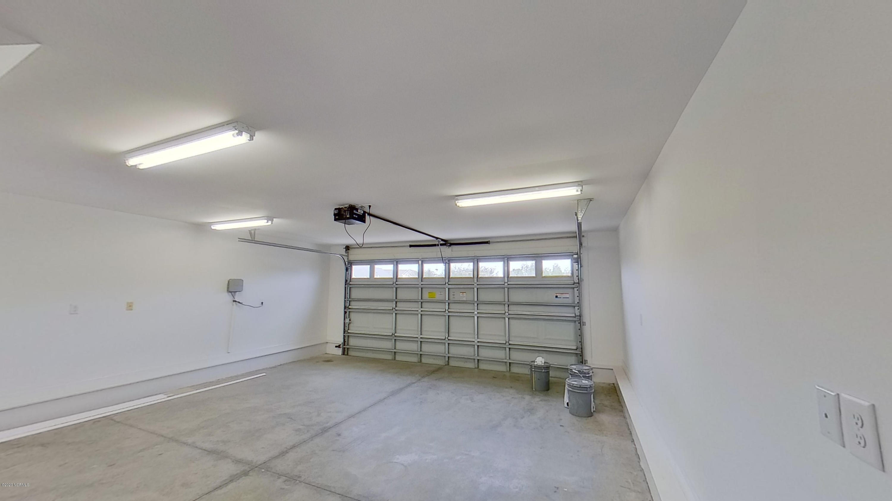 100550444 | Photo 21