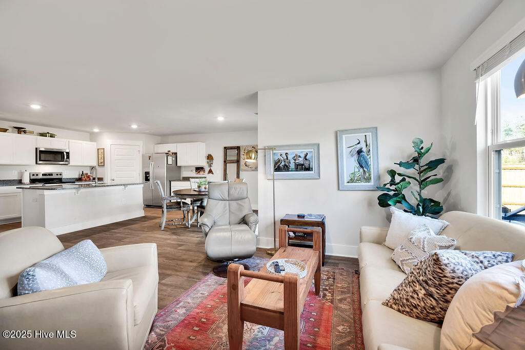 100542156 | Photo 14