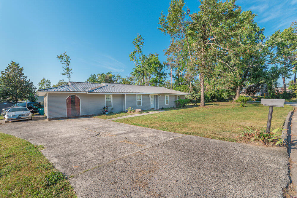 003_4042_fairfax_st_003_498