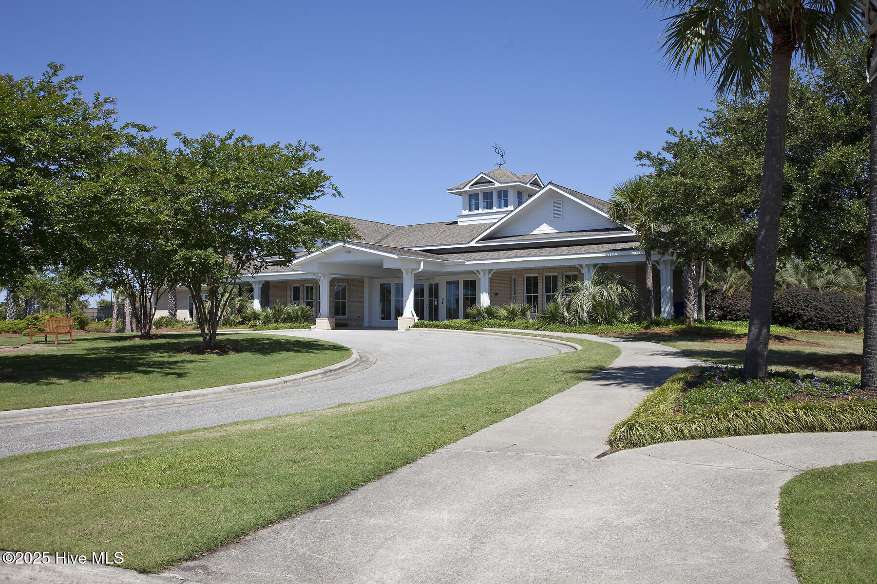 100537210 | Photo 38