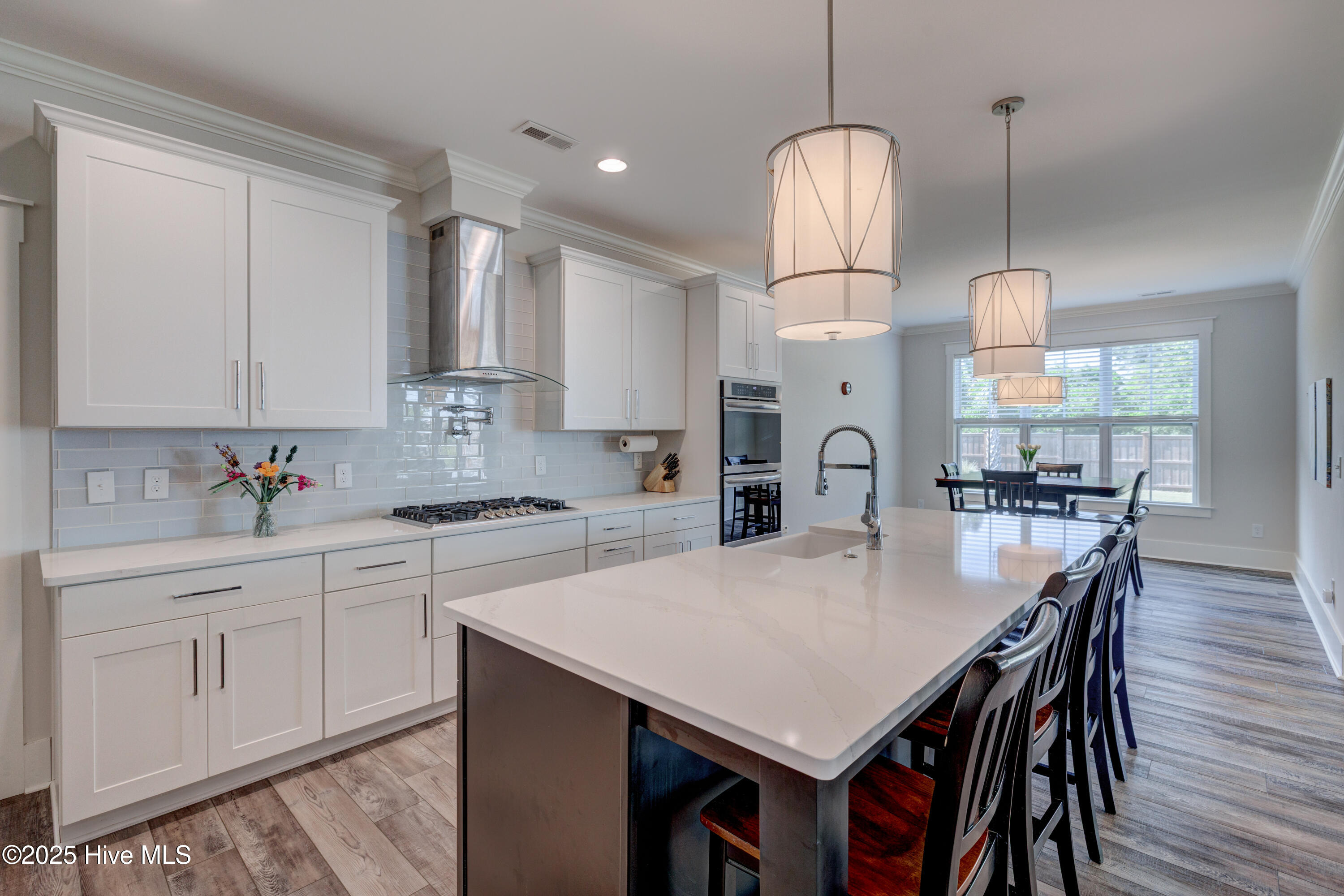 100553417 | Photo 27