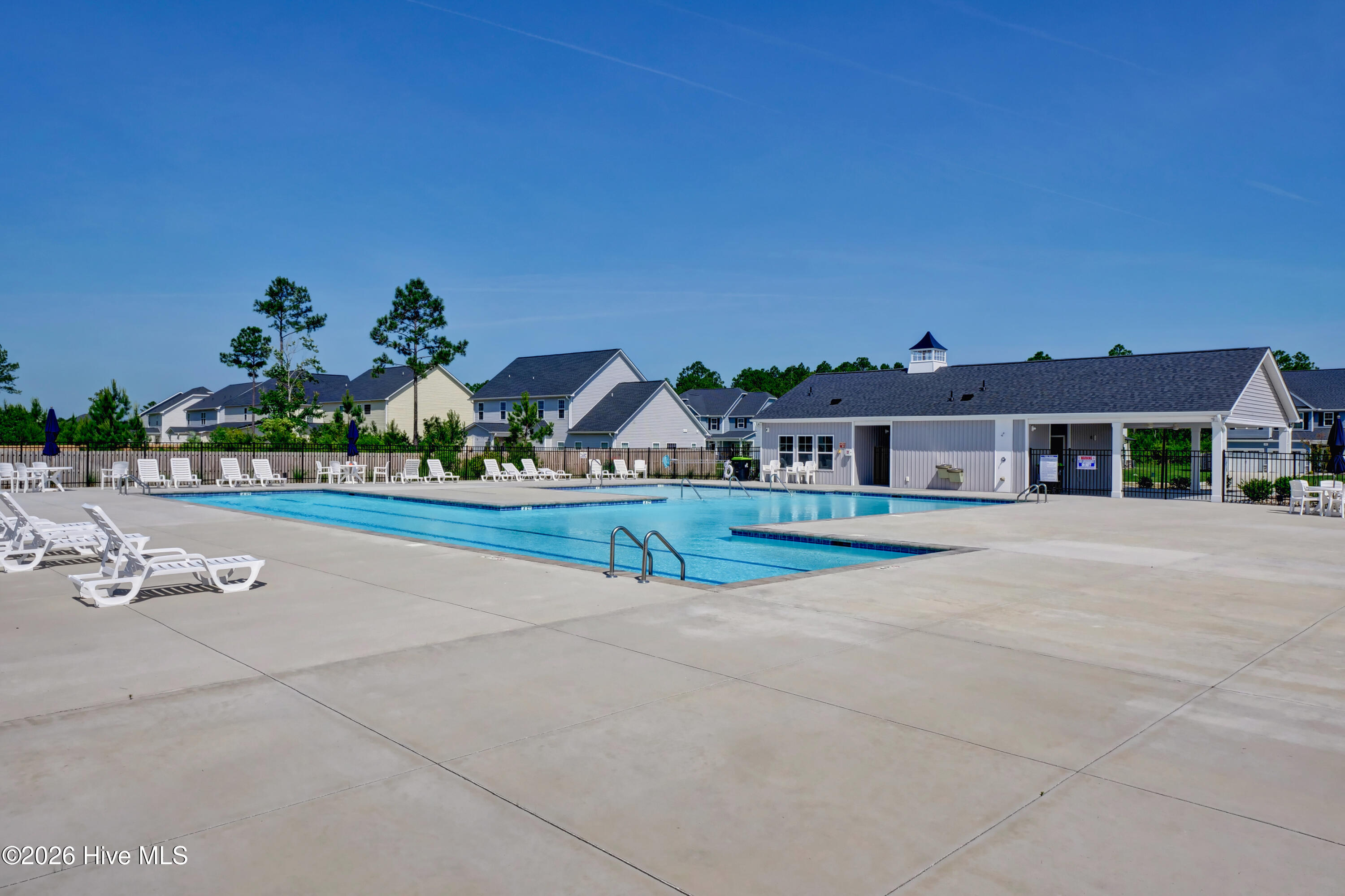 100550912 | Photo 35