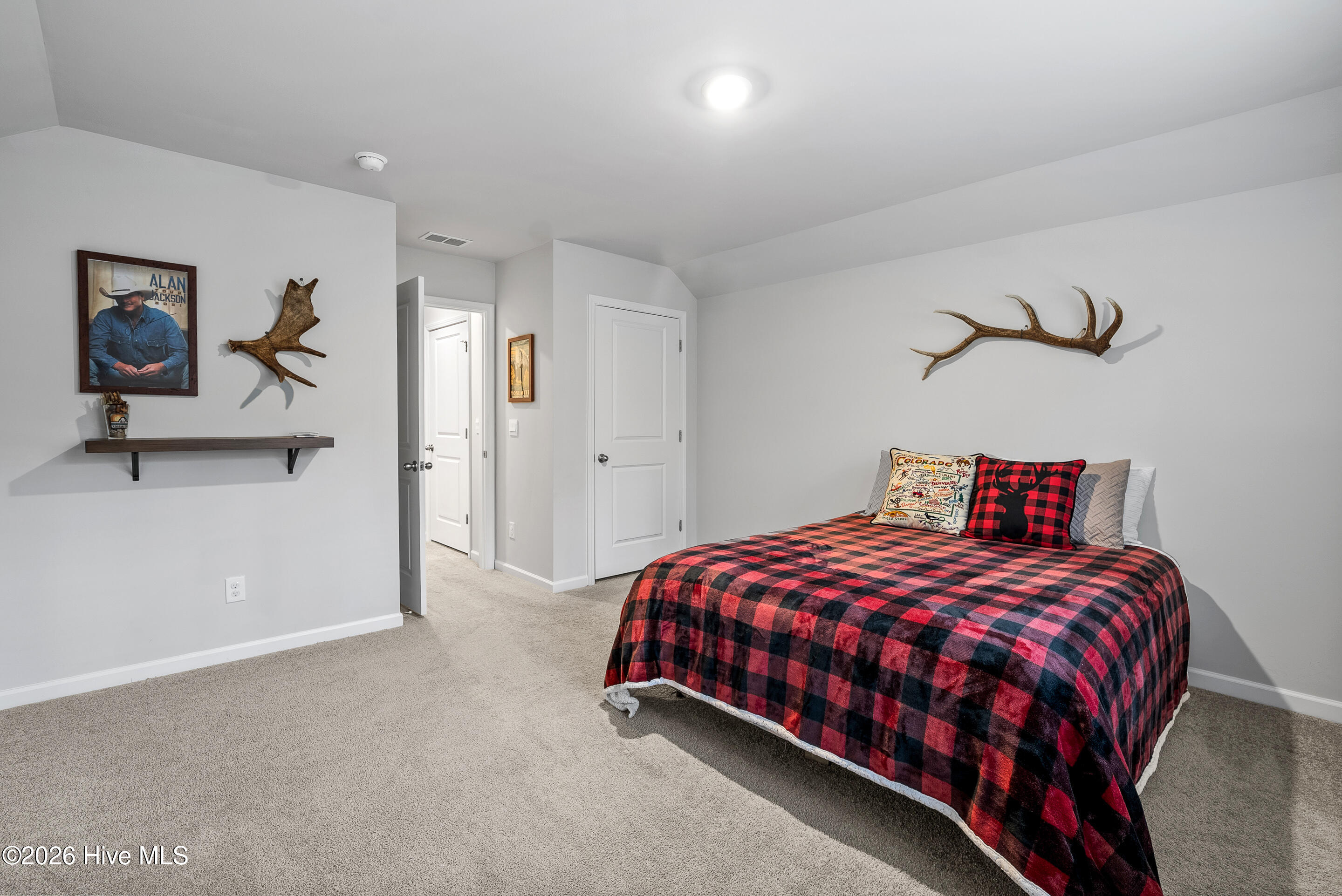 100525713 | Photo 44