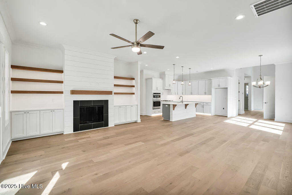 100516438 | Photo 14