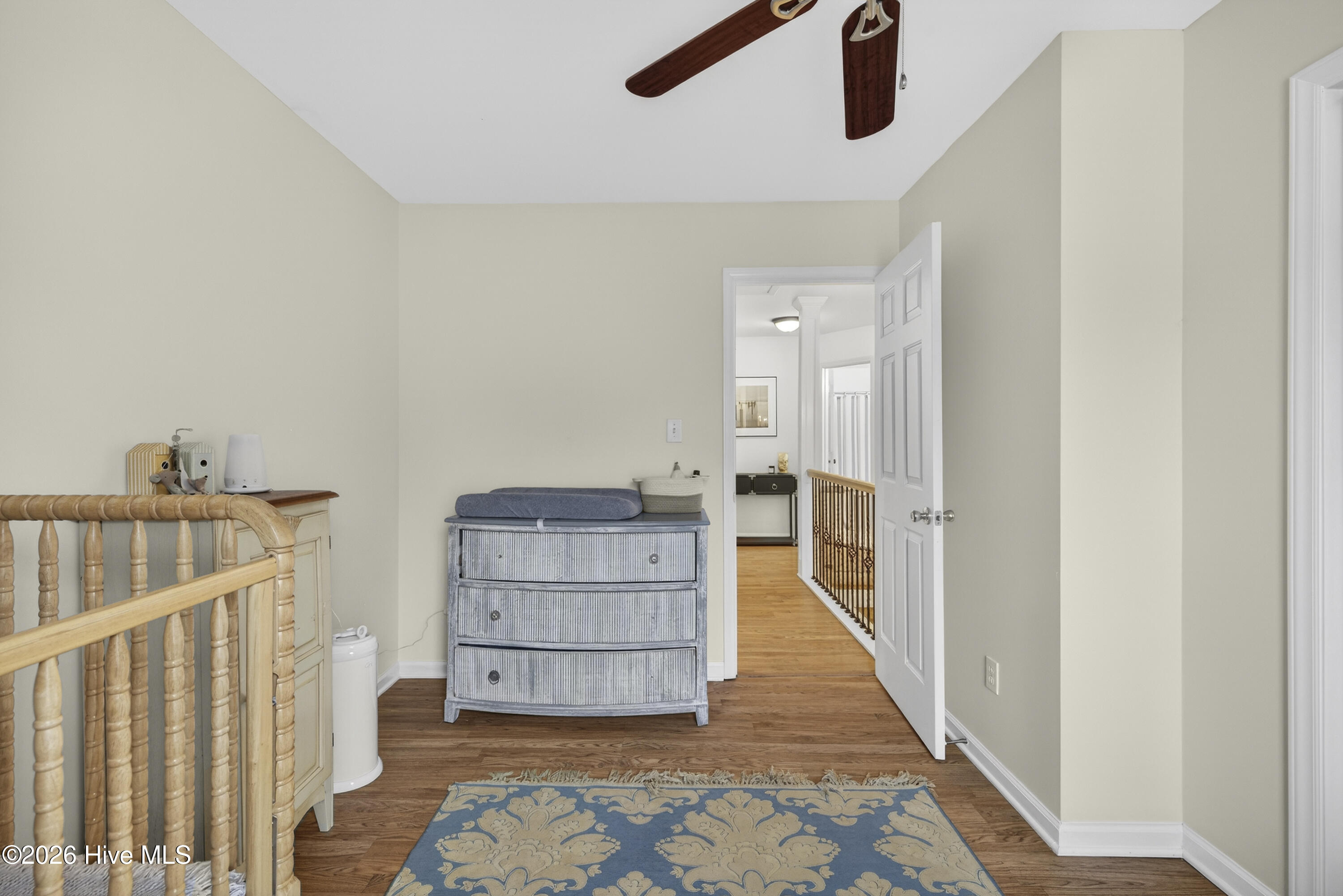 100558180 | Photo 20