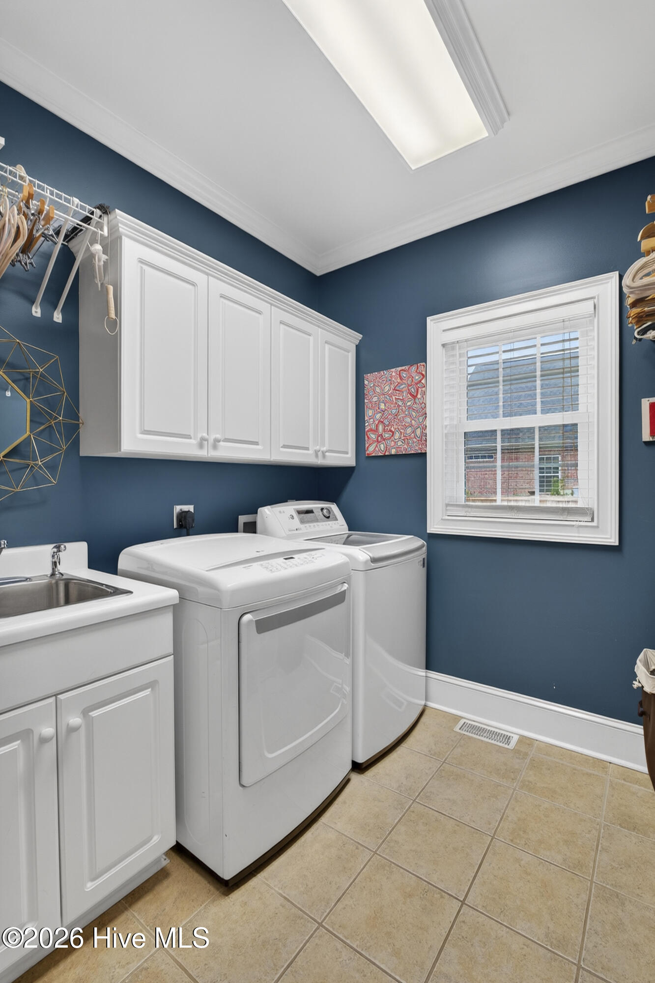 100557887 | Photo 57